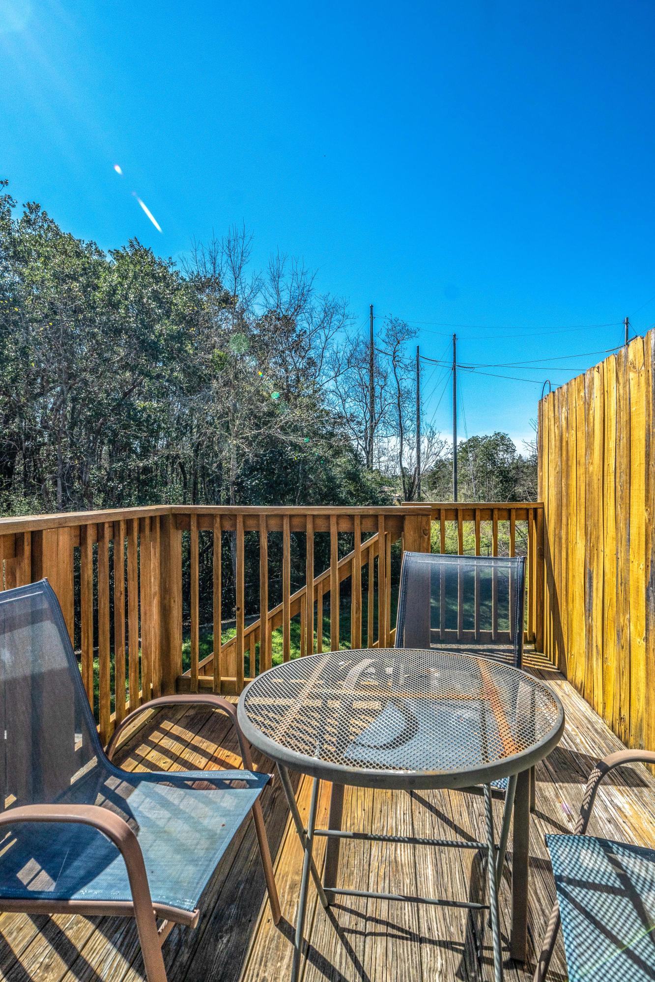 WALTON OAKS TOWNHOMES - Residential