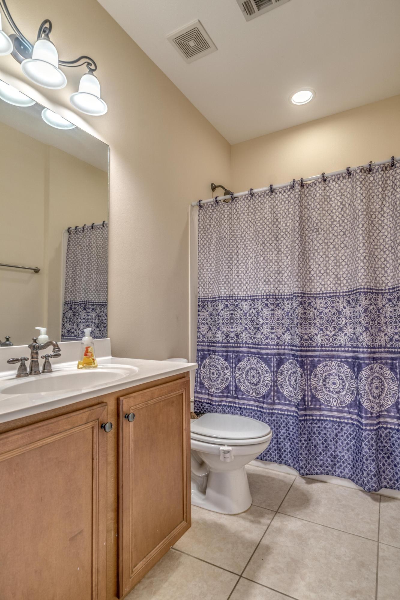 WALTON OAKS TOWNHOMES - Residential