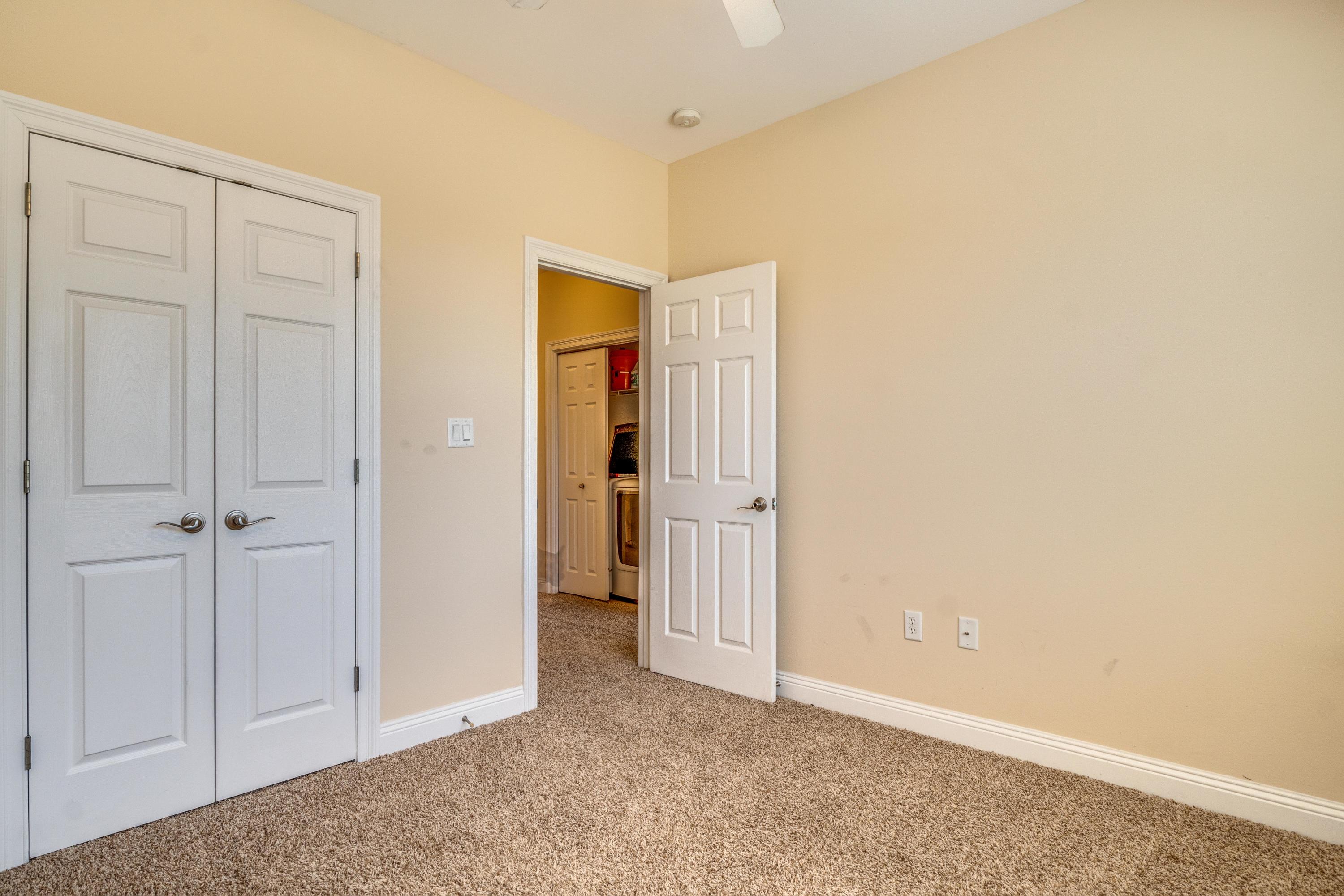 WALTON OAKS TOWNHOMES - Residential