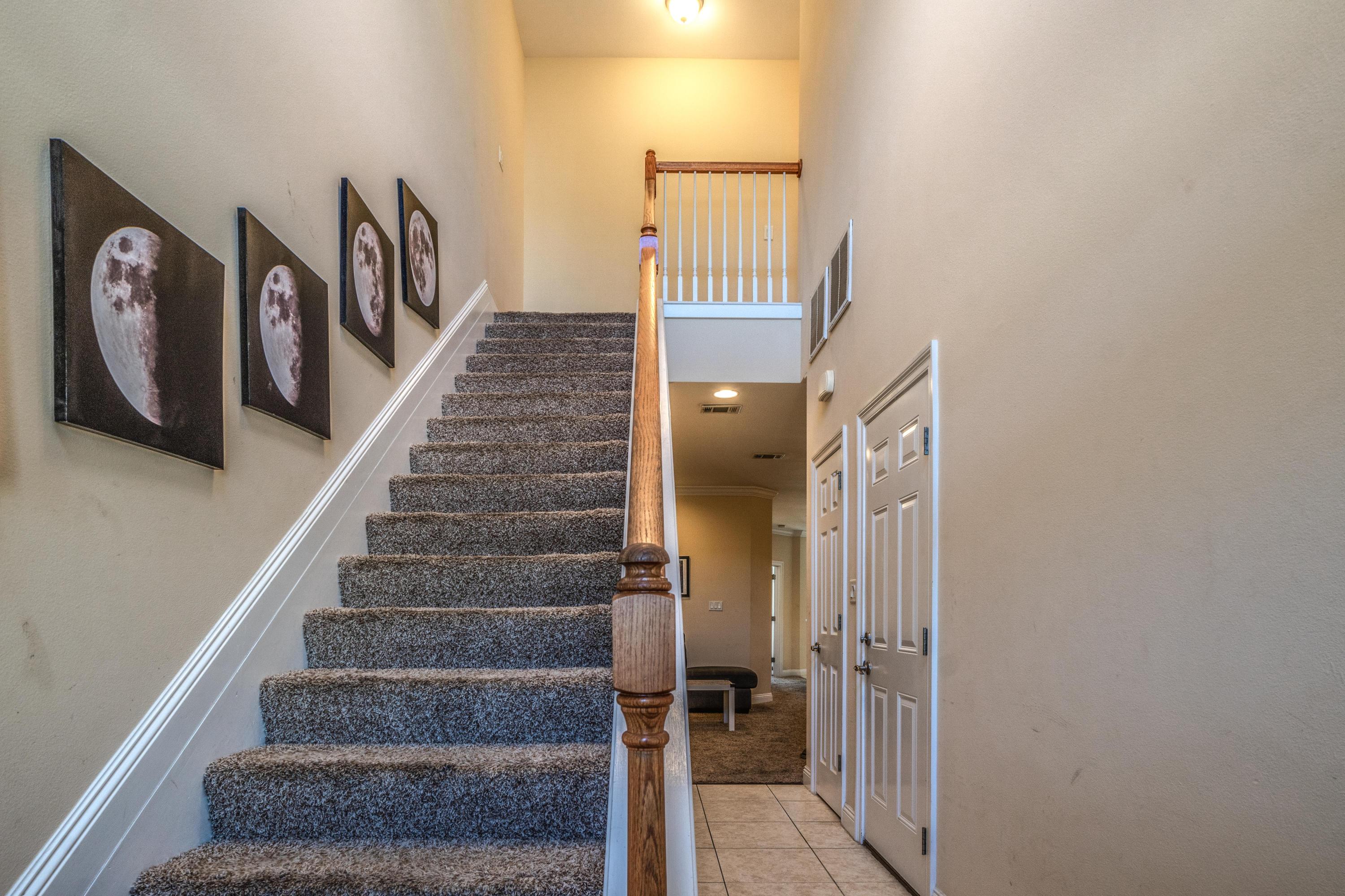 WALTON OAKS TOWNHOMES - Residential