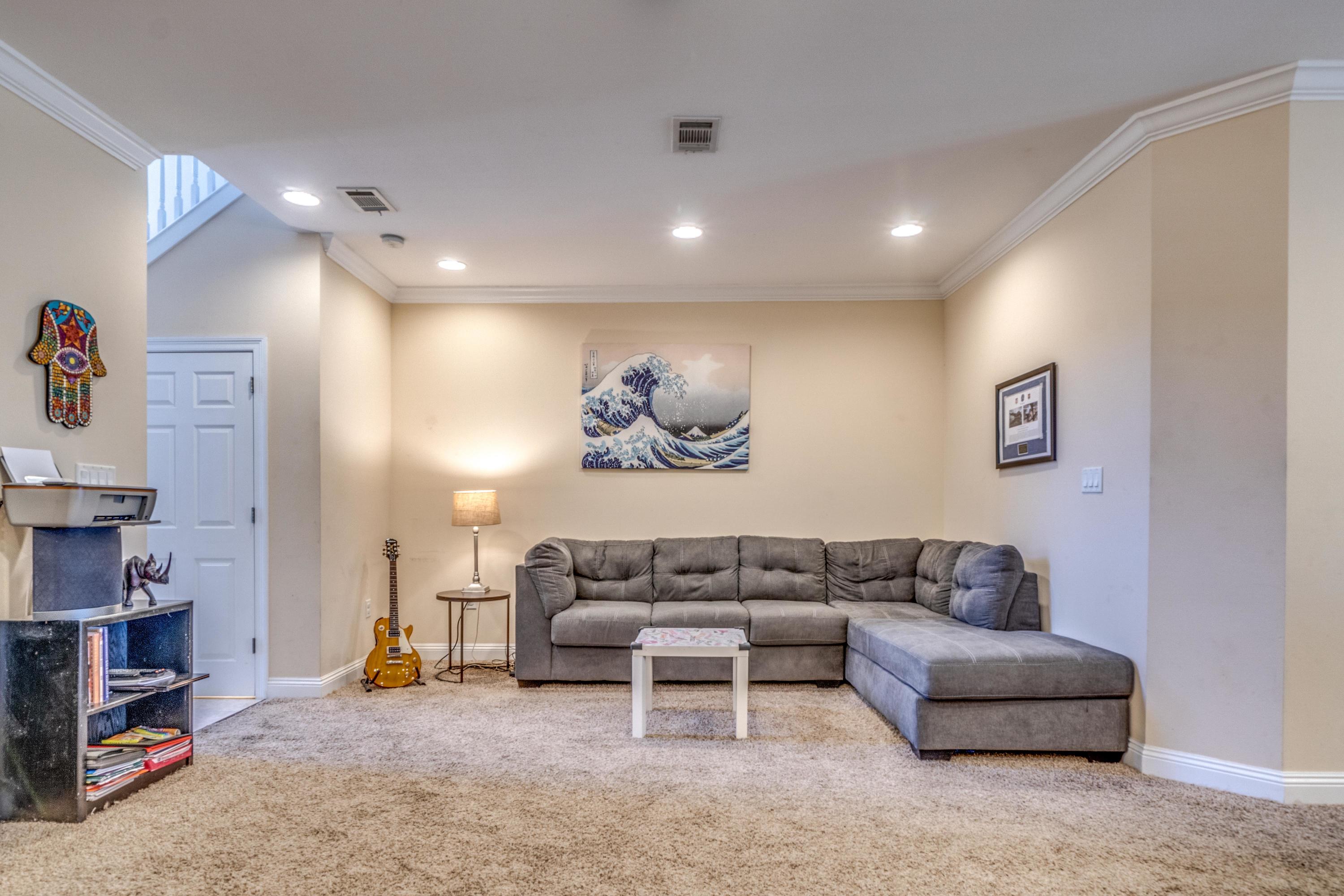 WALTON OAKS TOWNHOMES - Residential