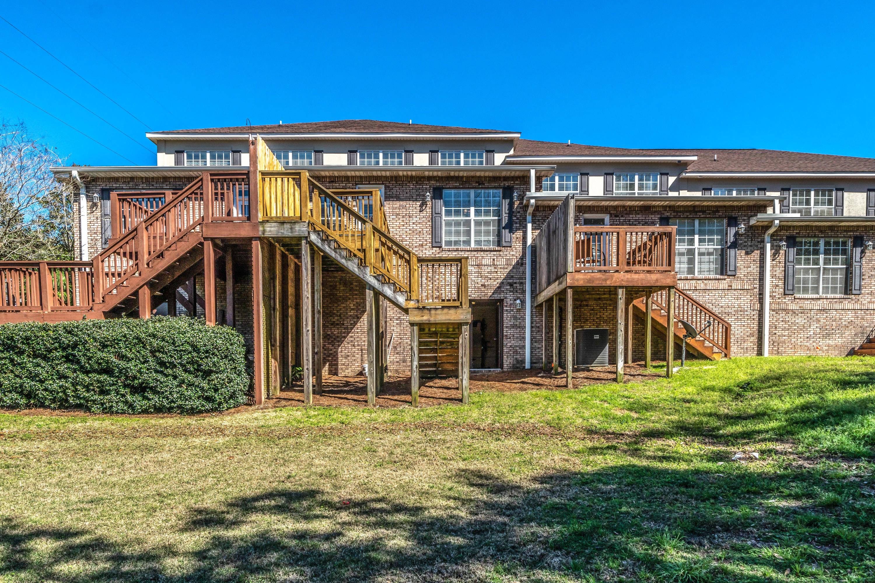 WALTON OAKS TOWNHOMES - Residential