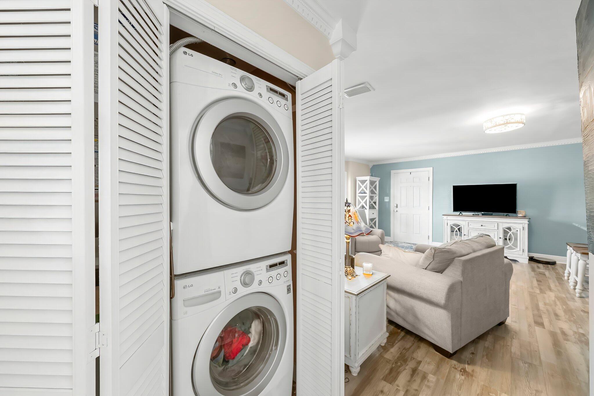 LANDMARK CONDO - Residential