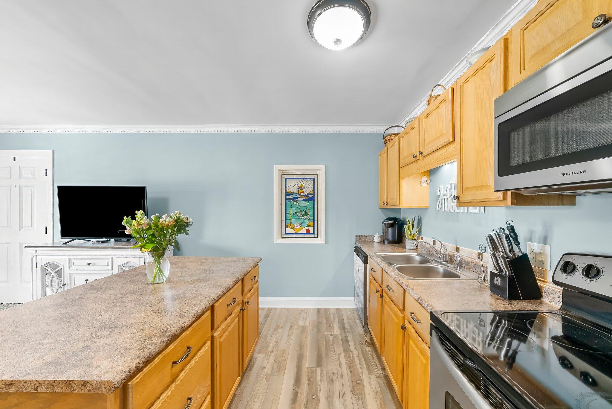 LANDMARK CONDO - Residential