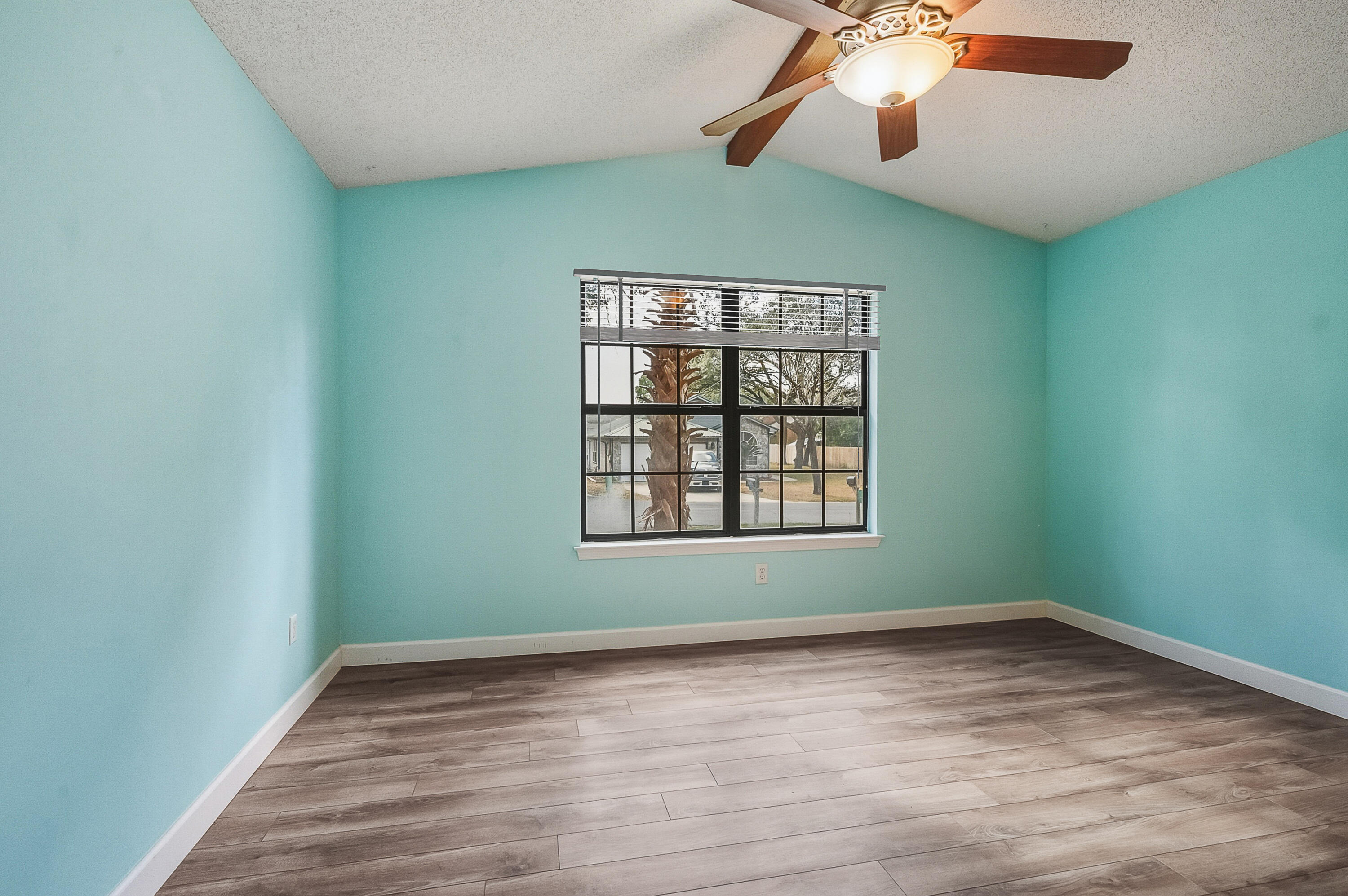 VALPARAISO PINECREST 3 - Residential