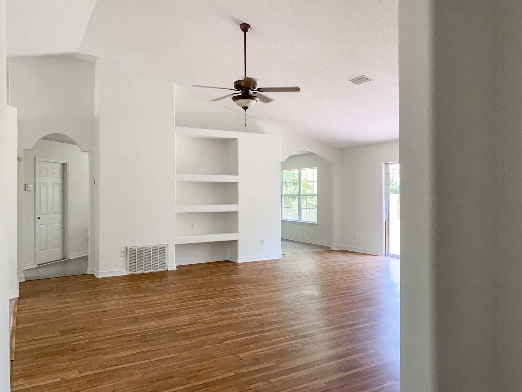 HOLLEY BY THE SEA - Residential