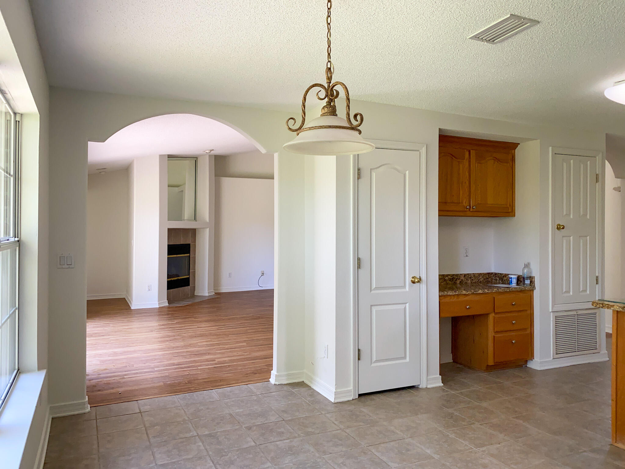 HOLLEY BY THE SEA - Residential