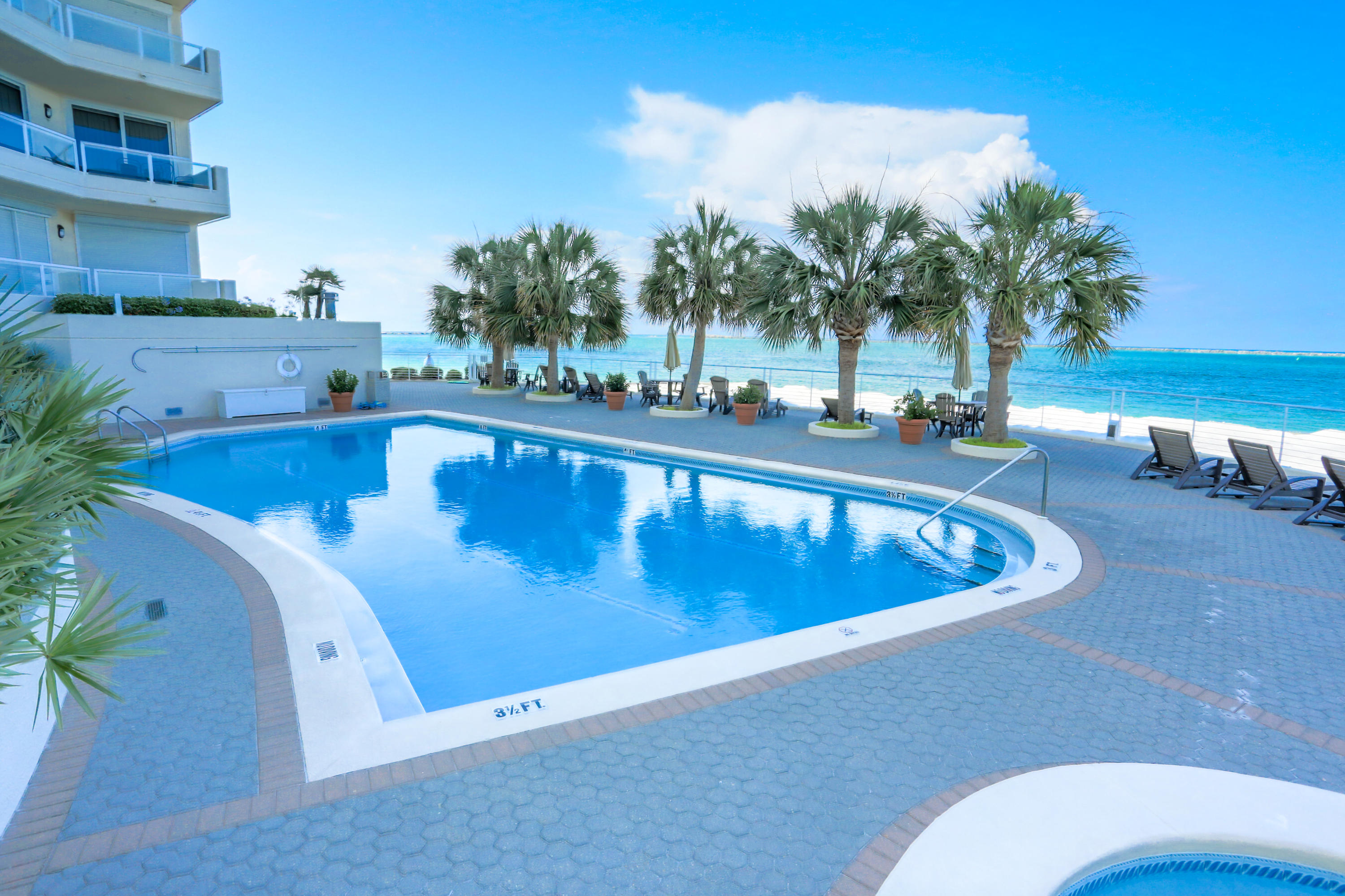 EAST PASS TOWERS CONDO PH 2 - Residential