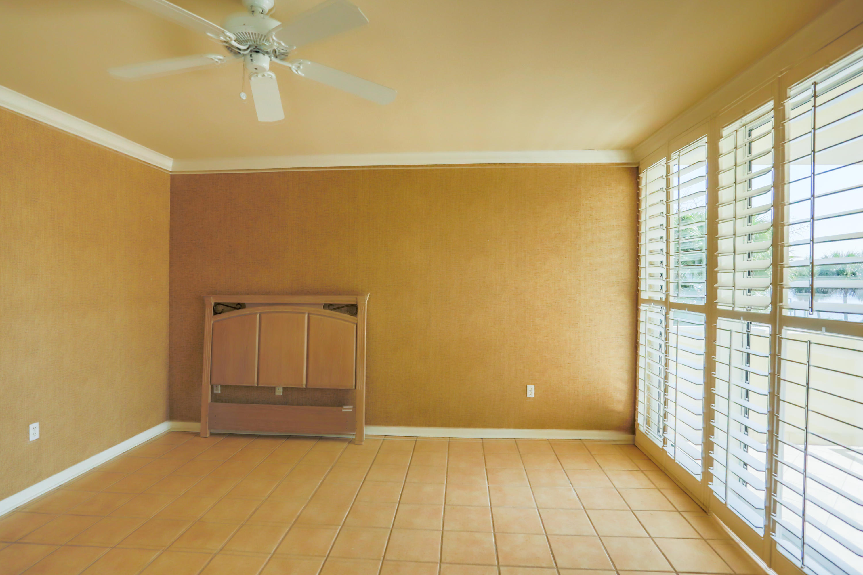 EAST PASS TOWERS CONDO PH 2 - Residential