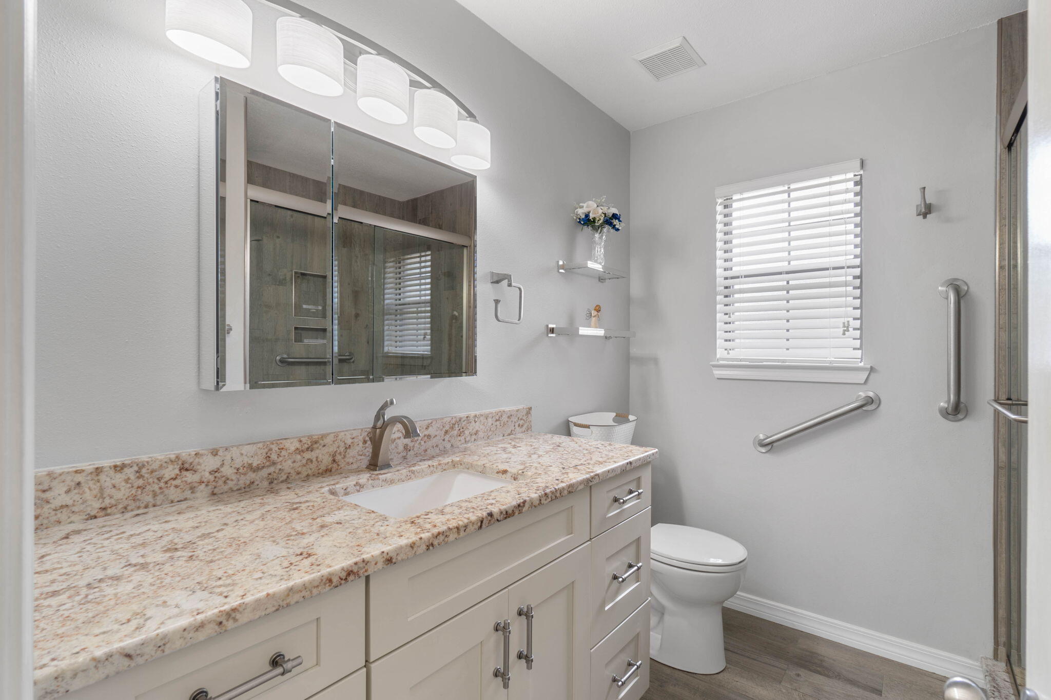 LAKESIDE EAST - Residential