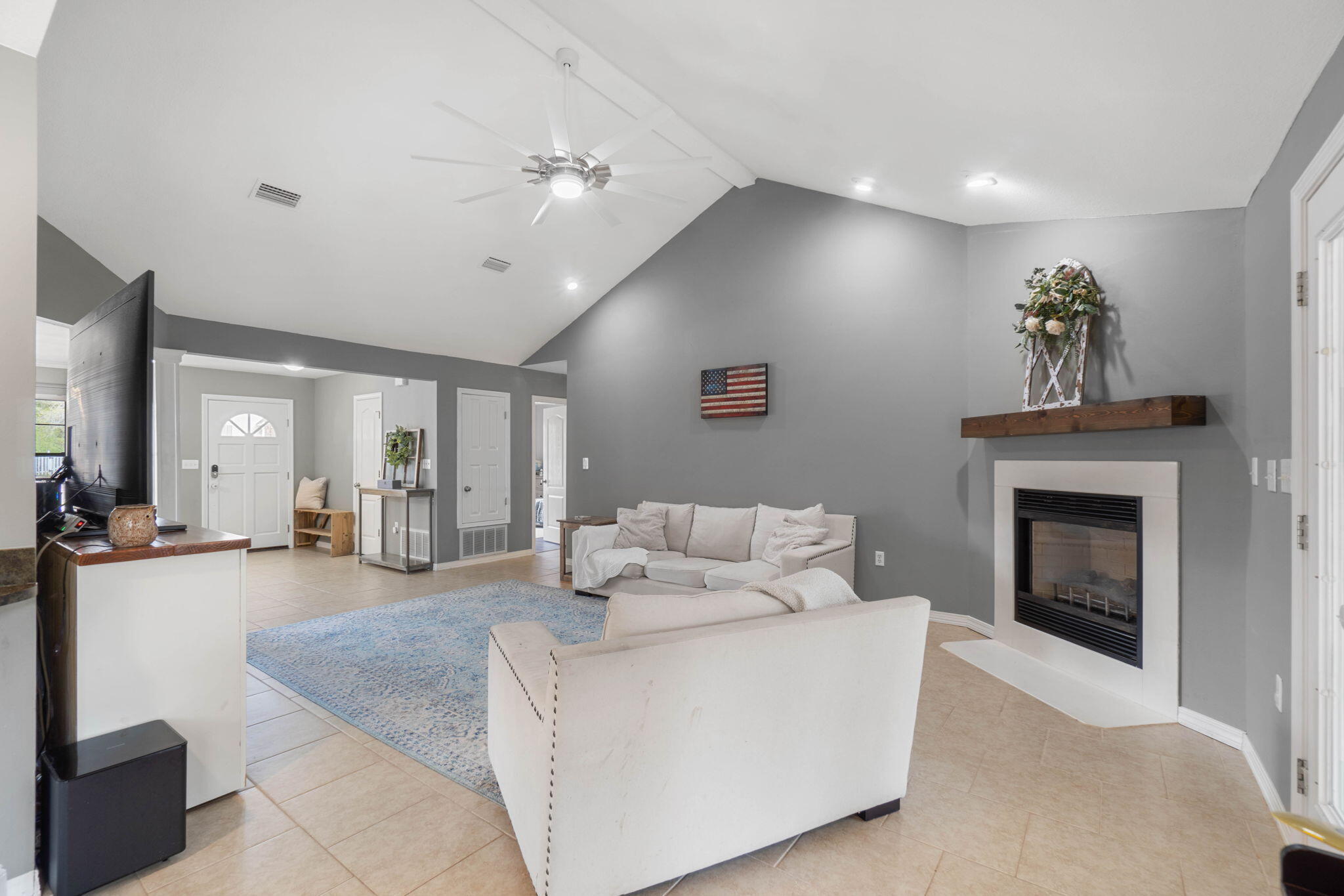 LAKESIDE EAST - Residential