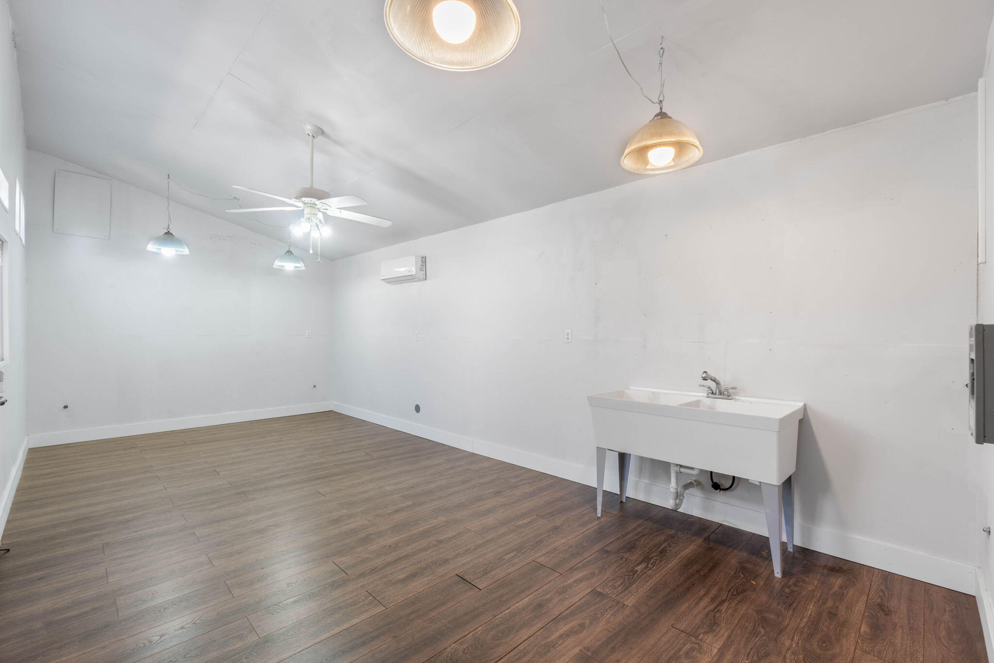 LAKESIDE EAST - Residential