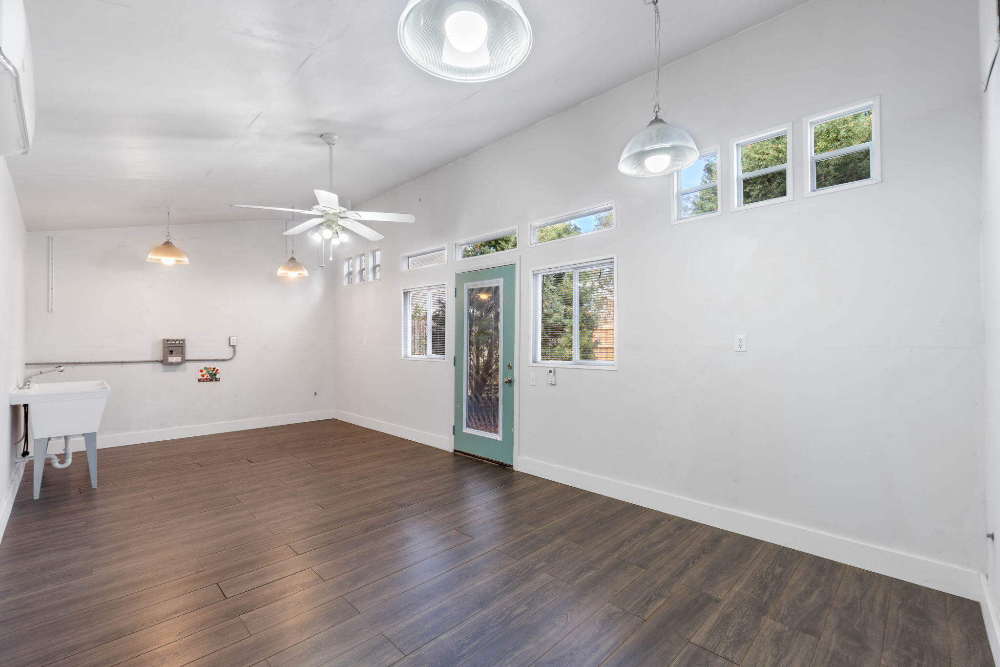 LAKESIDE EAST - Residential