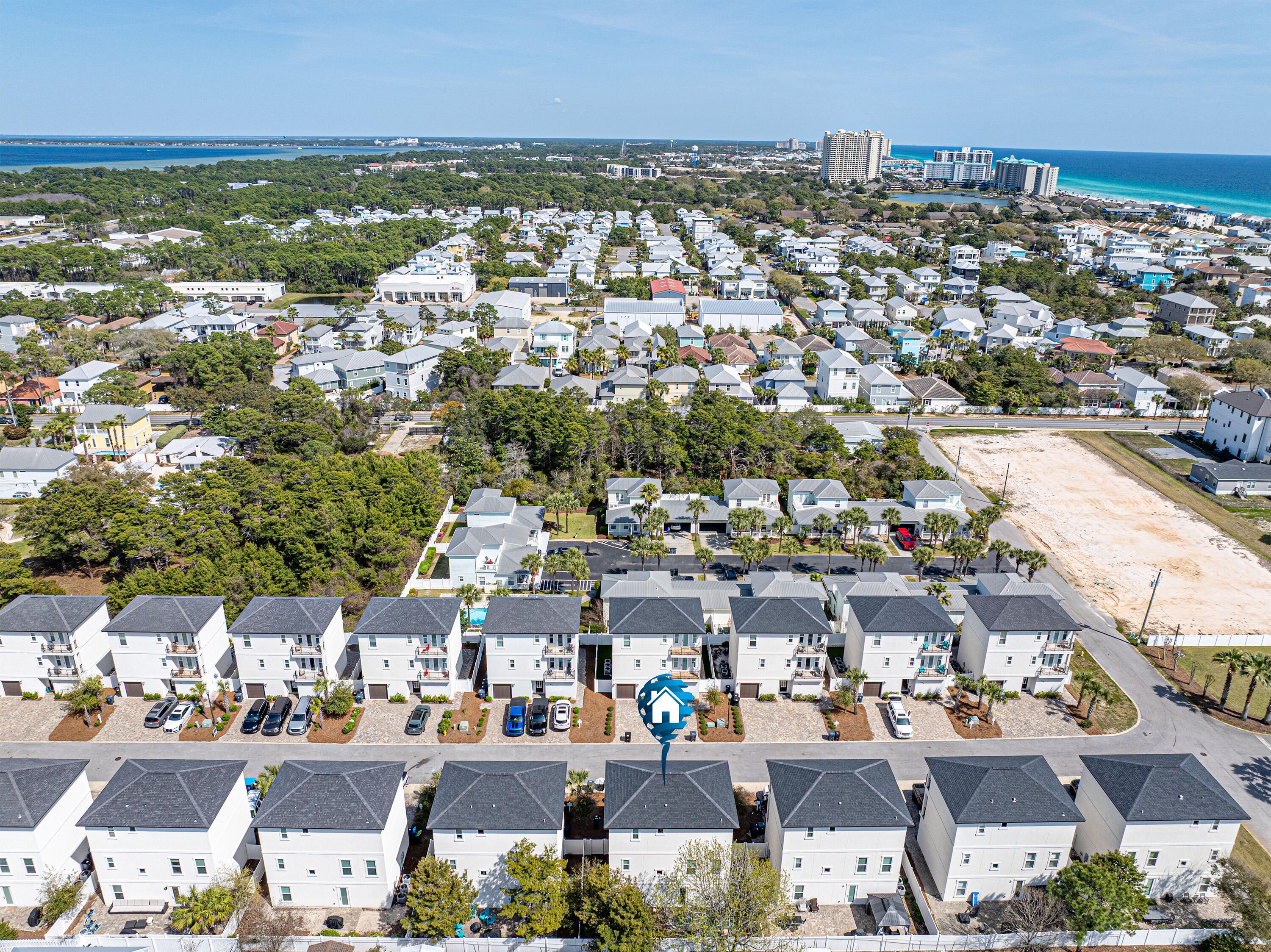 HIDDEN PALMS - Residential
