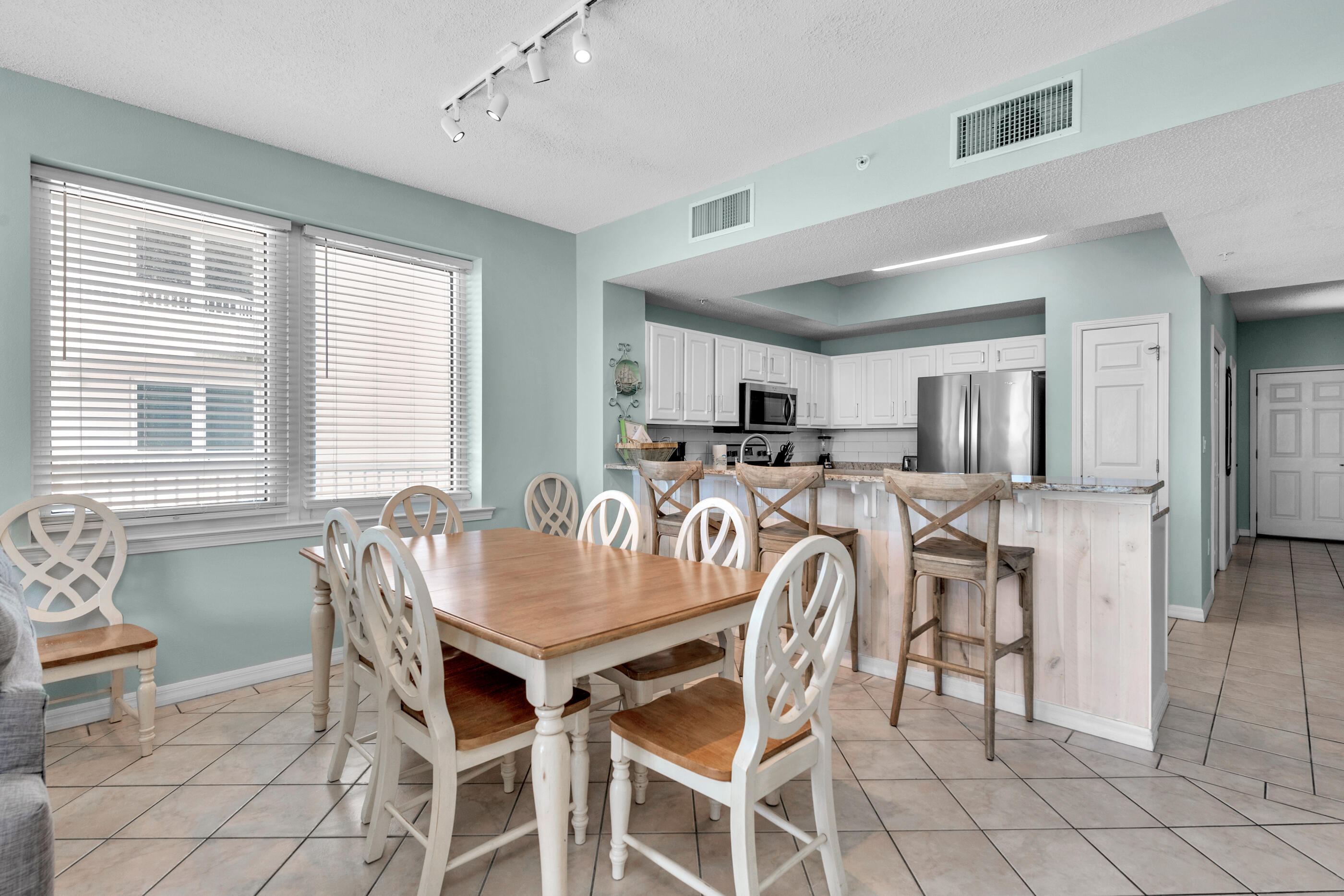 SUMMERWIND CONDOMINIUM - Residential