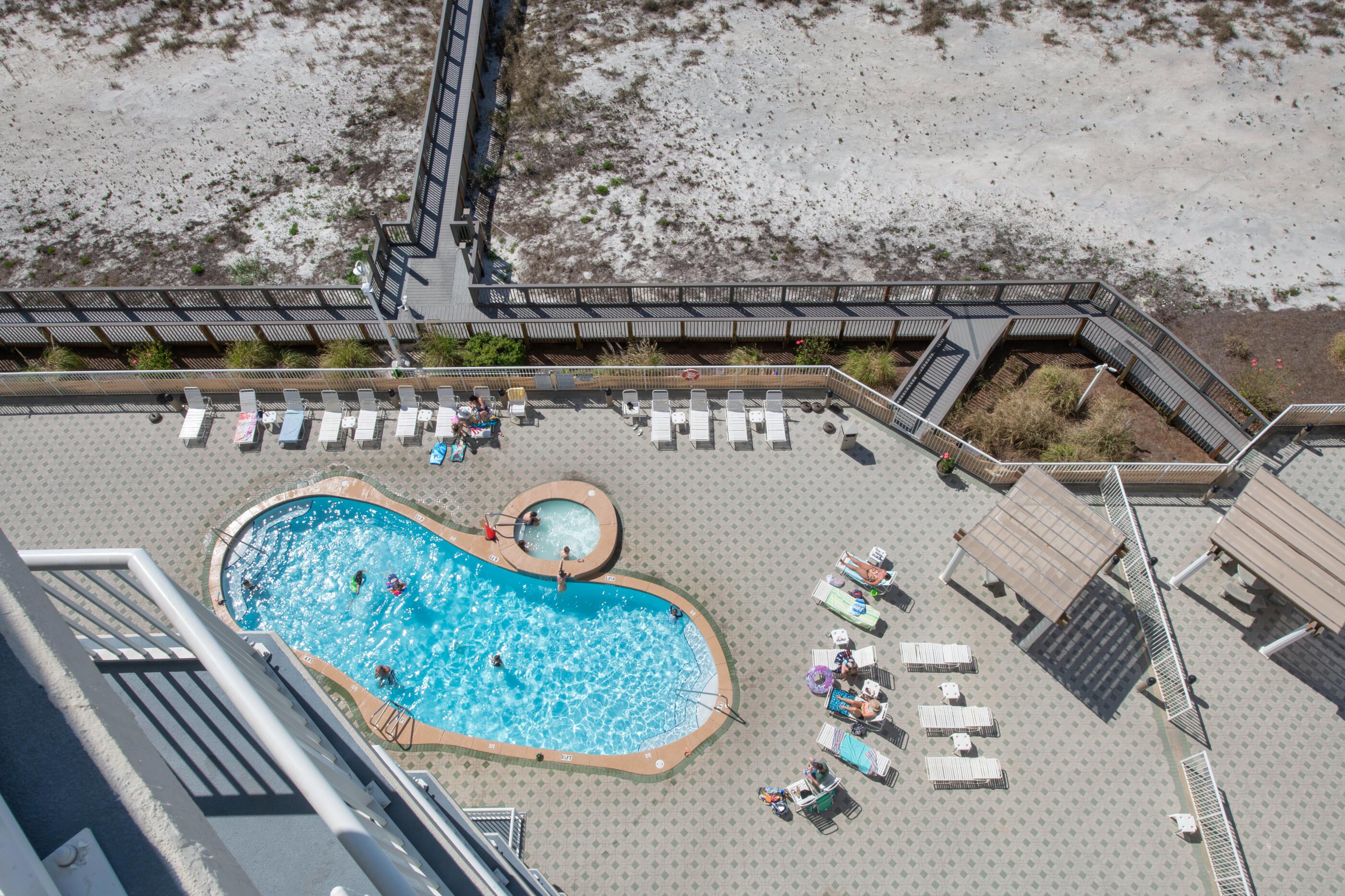 SUMMERWIND CONDOMINIUM - Residential