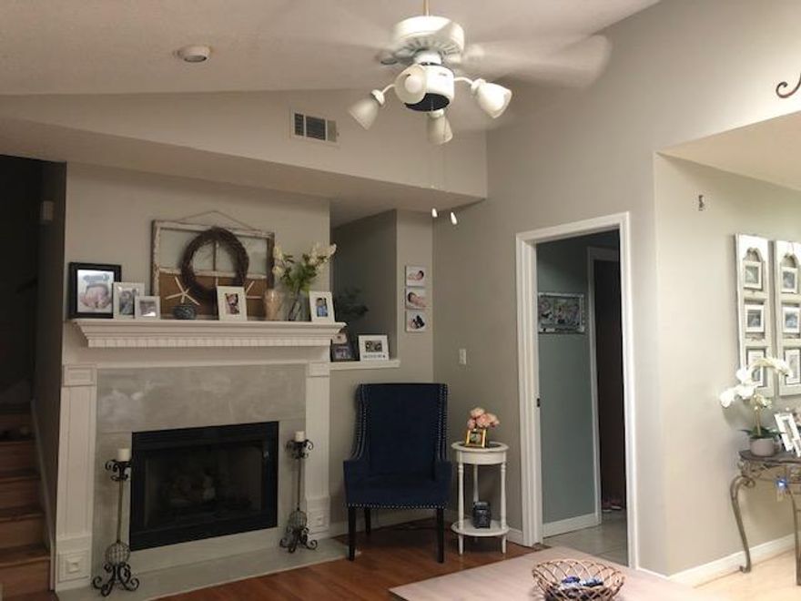 This Townhouse features 3 Bedrooms 2 full bath with a 1 car Garage Conveniently located between Eglin and Hurlburt AFBs.
Ground floor master, with access to back yard. The two additional bedrooms are upstairs with a shared Jack and Jill style bathroom. Community pool available for use, Pets allowed with Restrictions