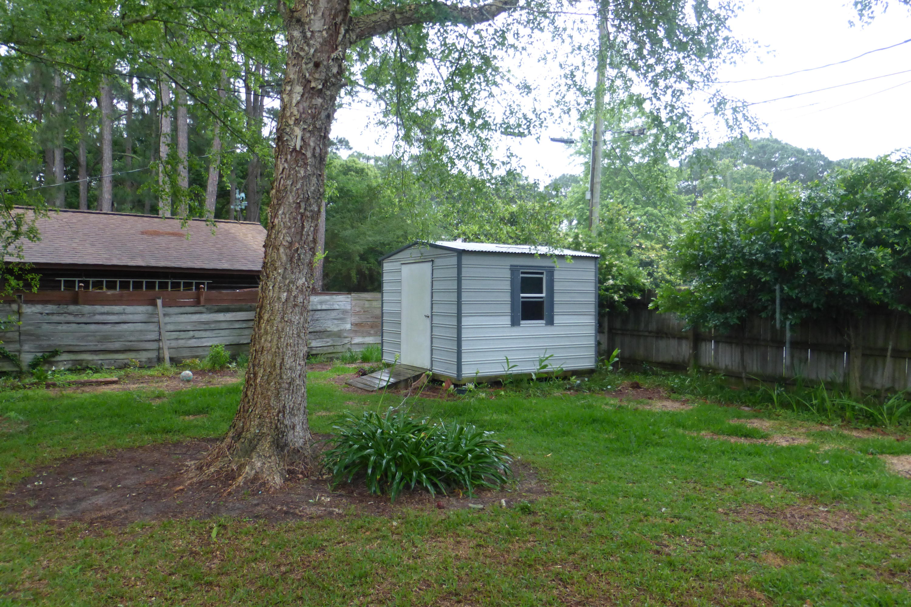 BAY MANOR - Residential