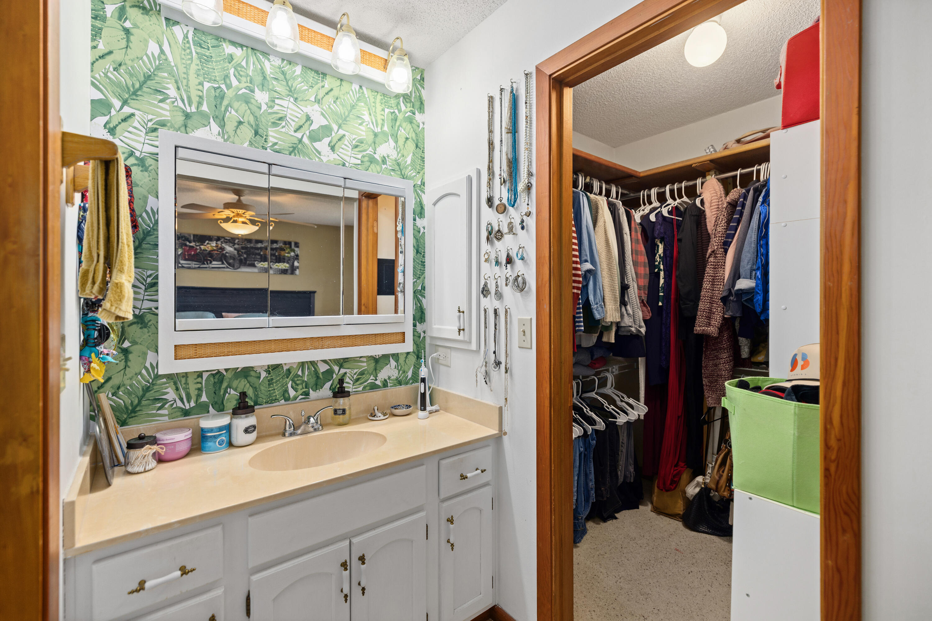 CEDAR RIDGE PH 4 - Residential Lease