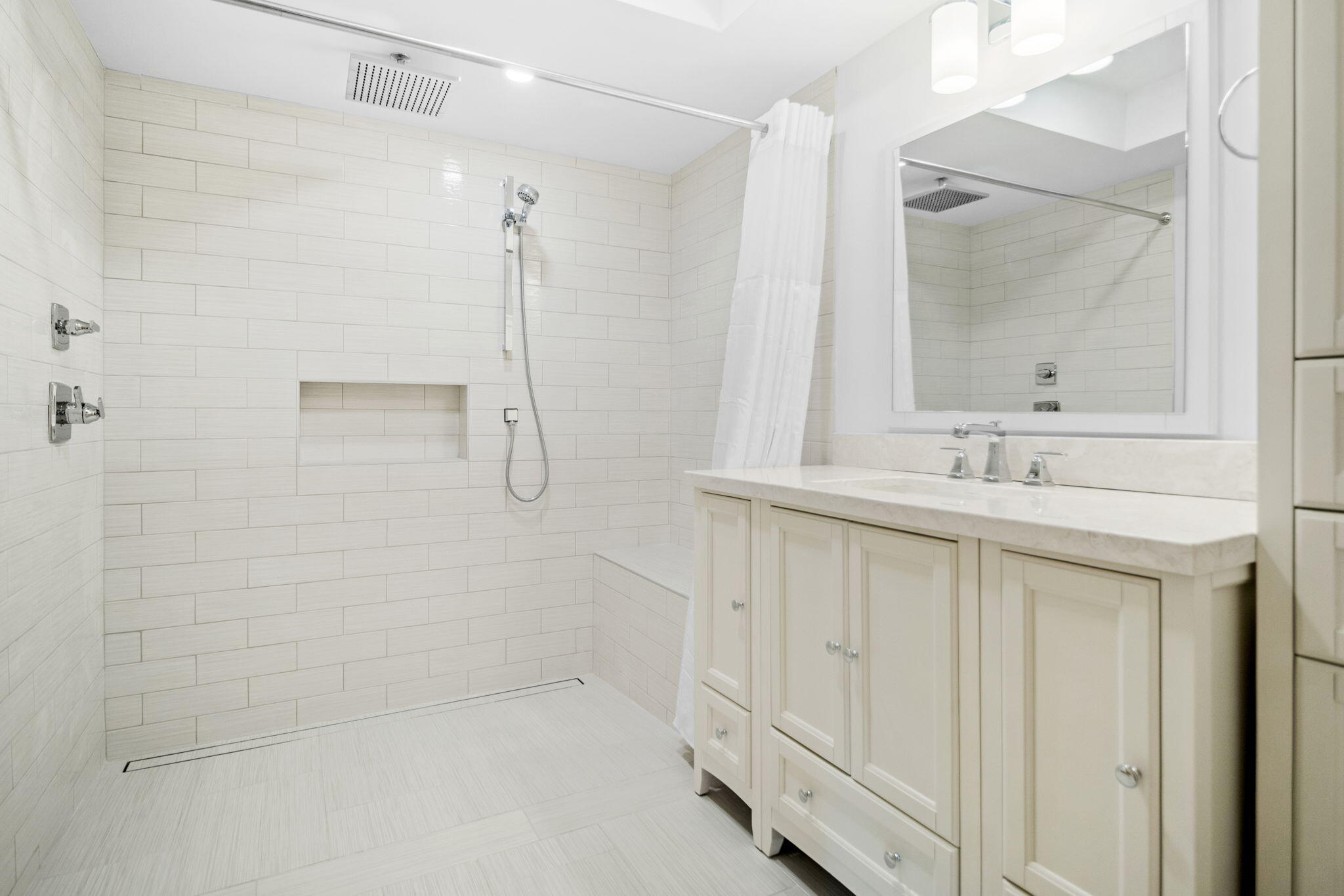 VILLA SEGUNDA - Residential