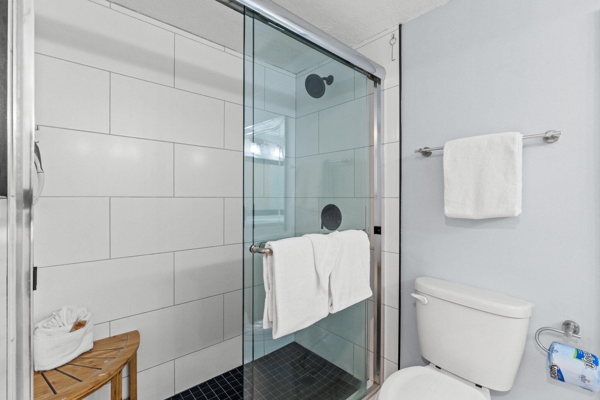 SHORELINE TOWERS 2 - Residential