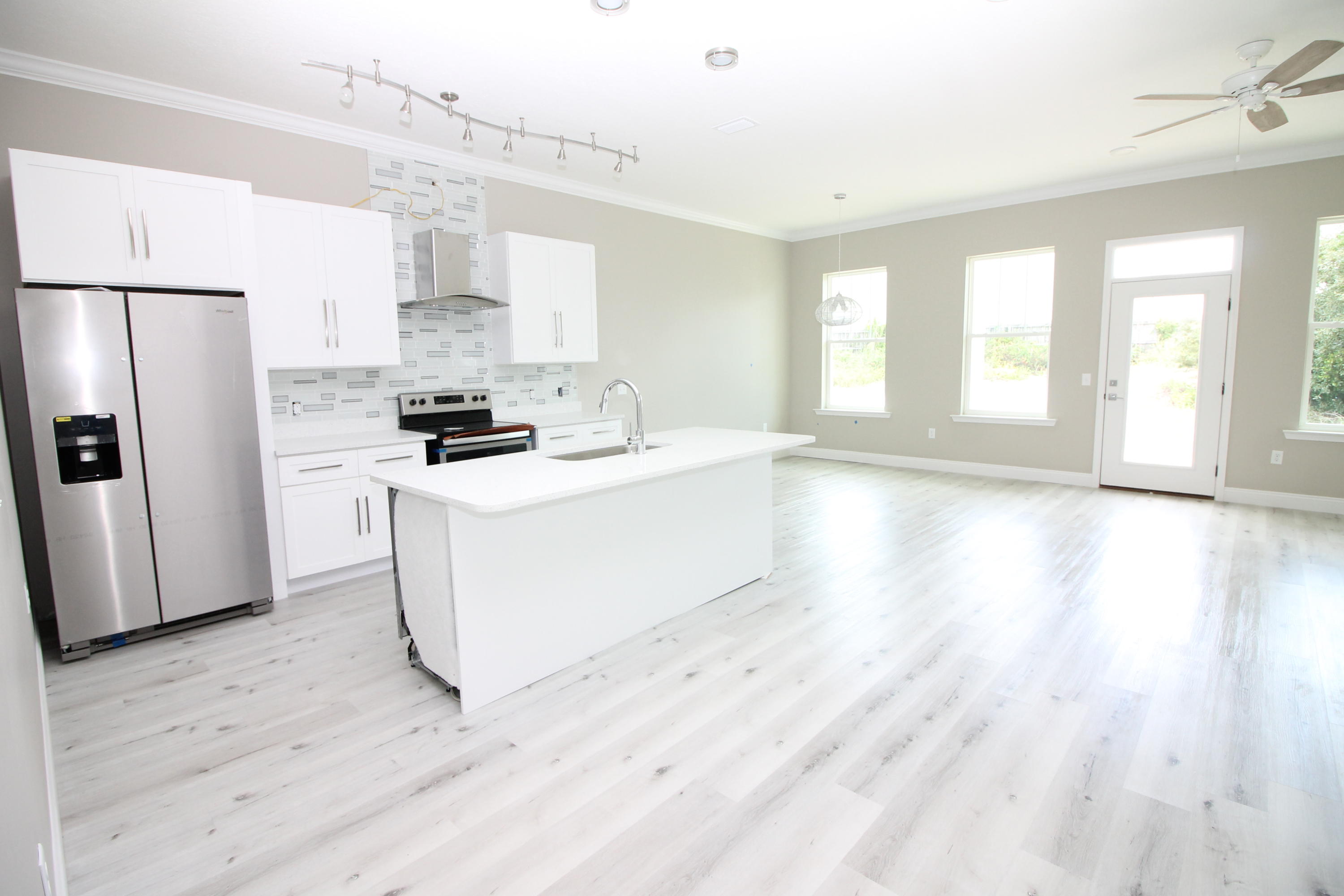 SILVER SANDS BEACH - Residential