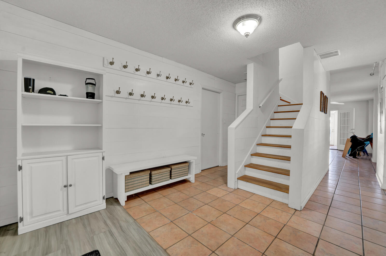 JOLLY BAY ACRES - Residential