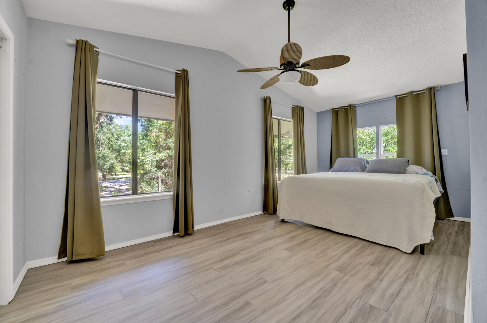 JOLLY BAY ACRES - Residential