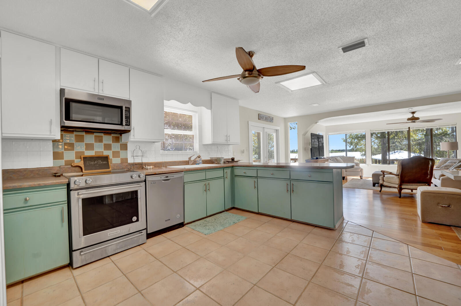 JOLLY BAY ACRES - Residential