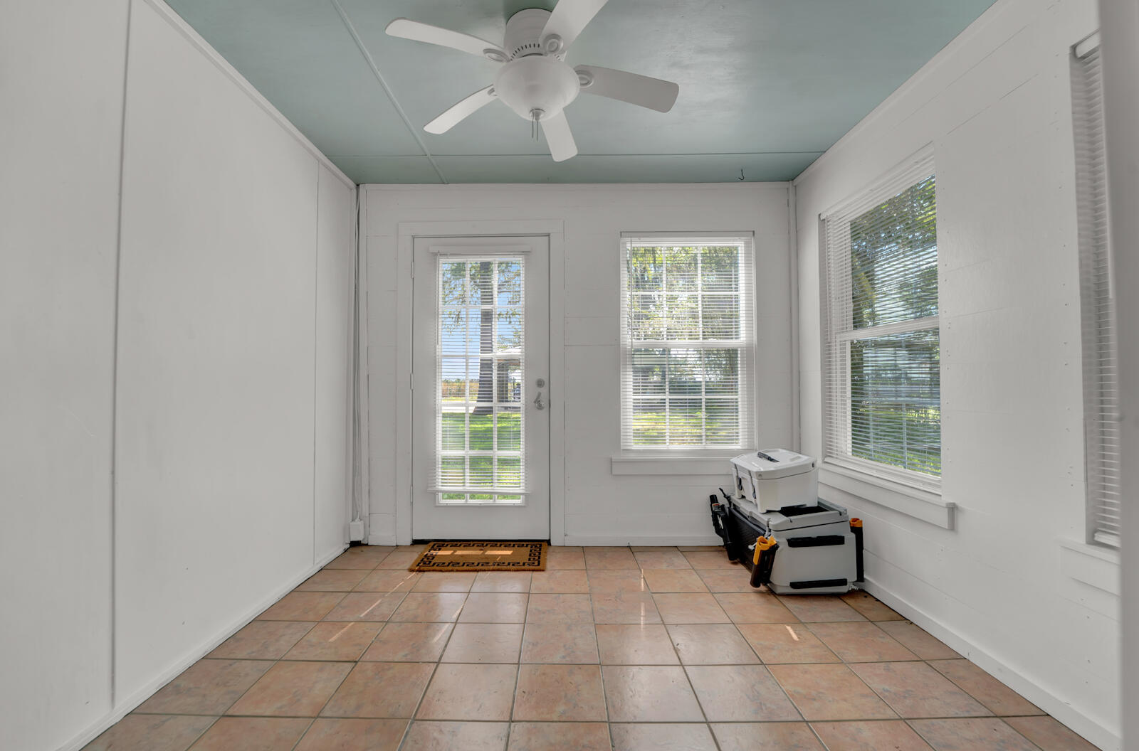 JOLLY BAY ACRES - Residential