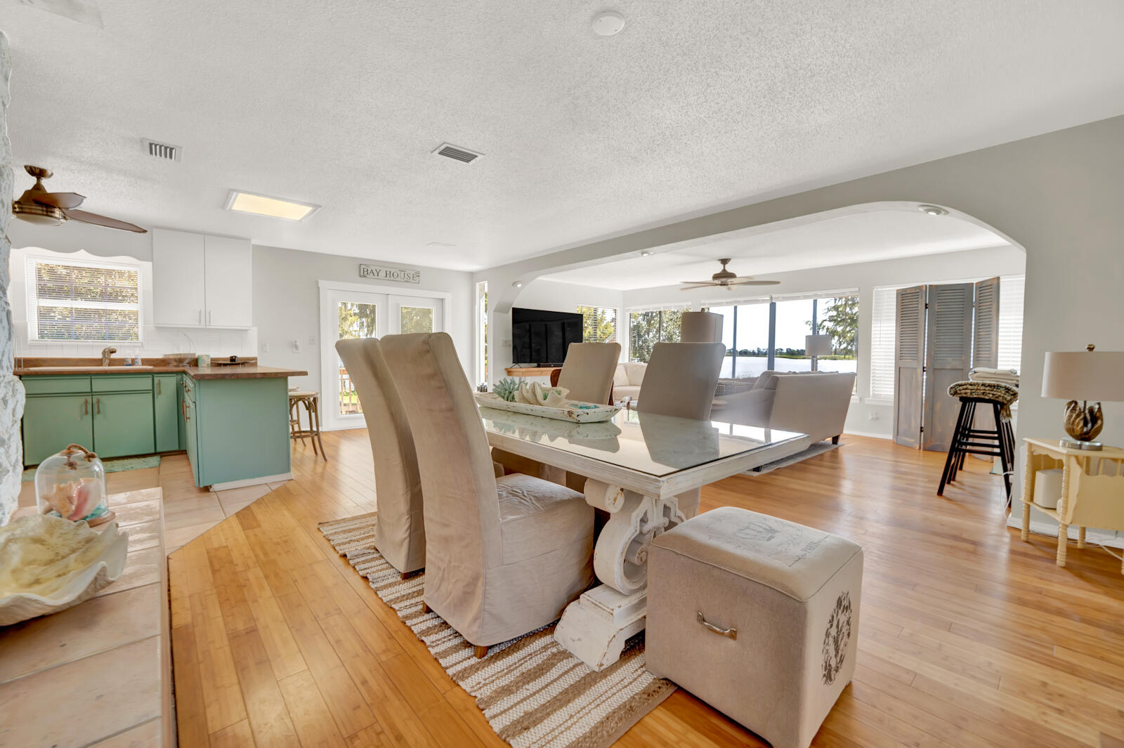 JOLLY BAY ACRES - Residential