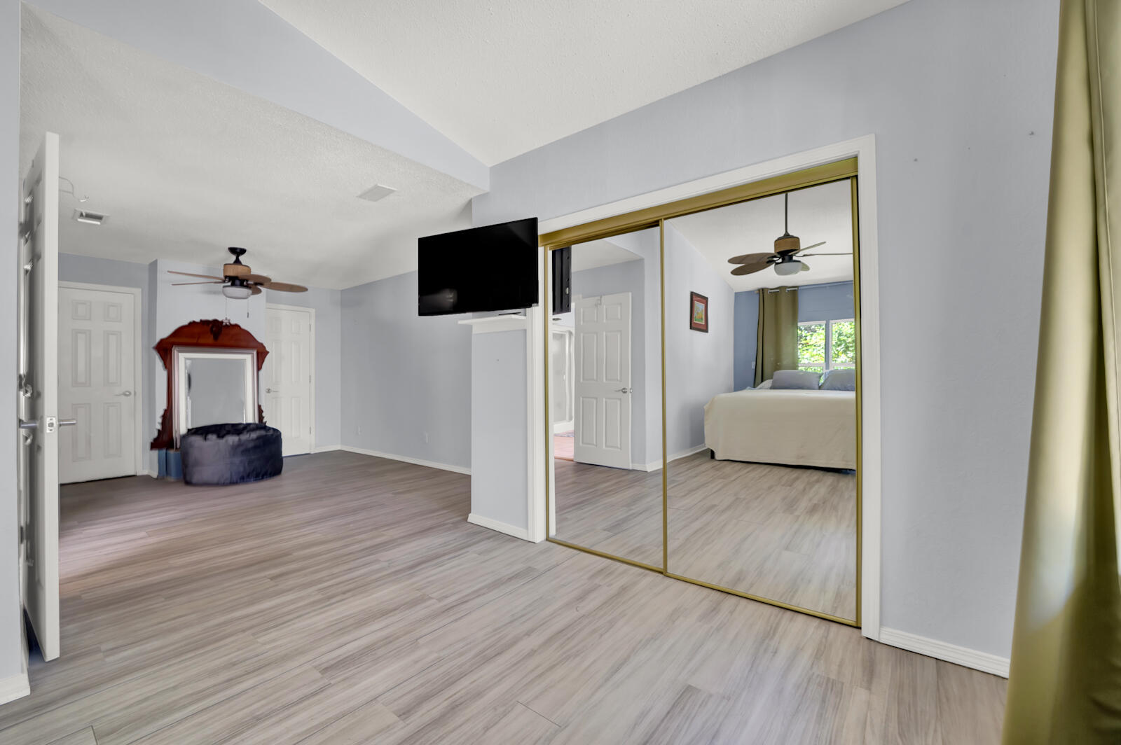 JOLLY BAY ACRES - Residential