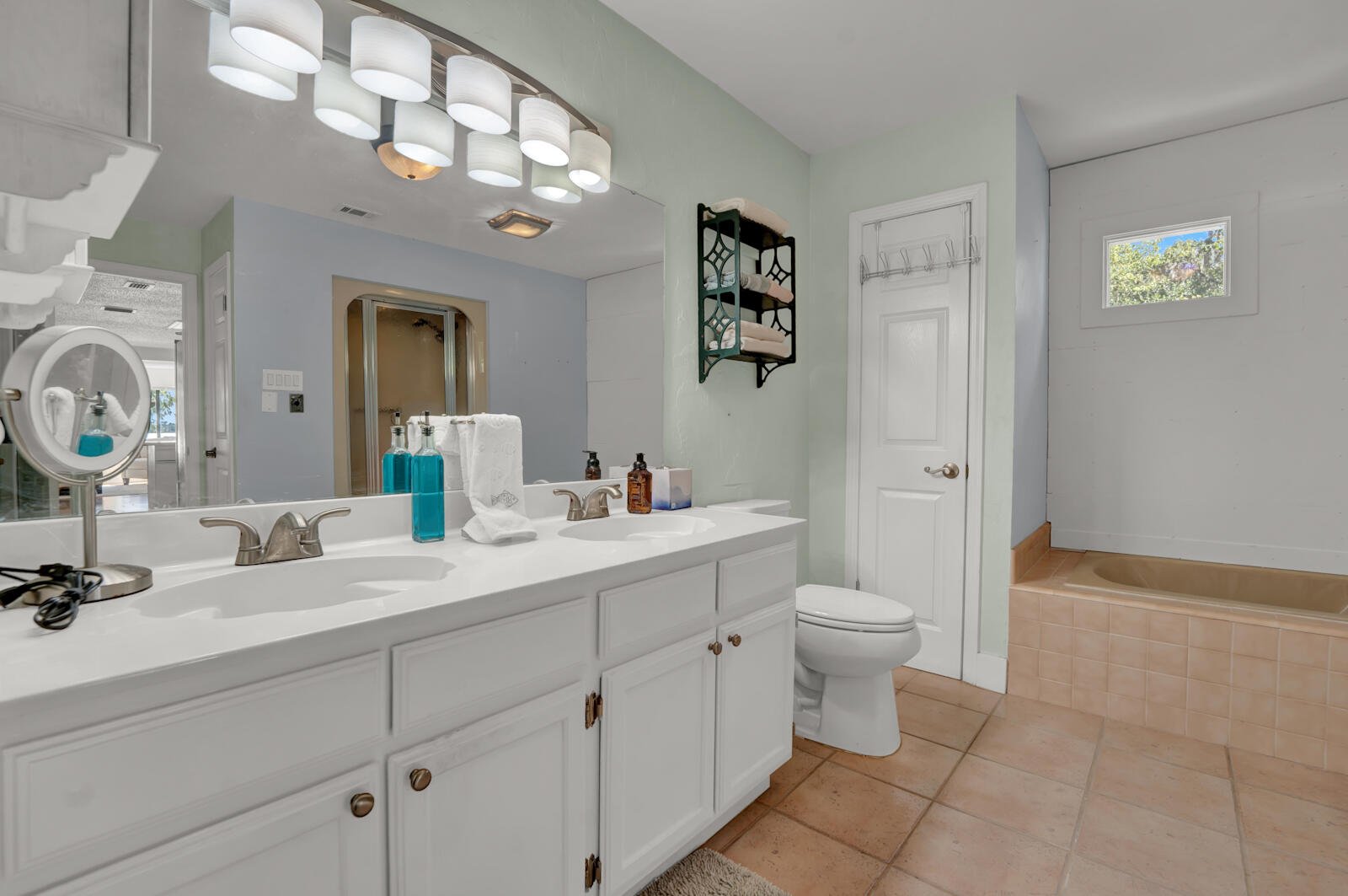 JOLLY BAY ACRES - Residential