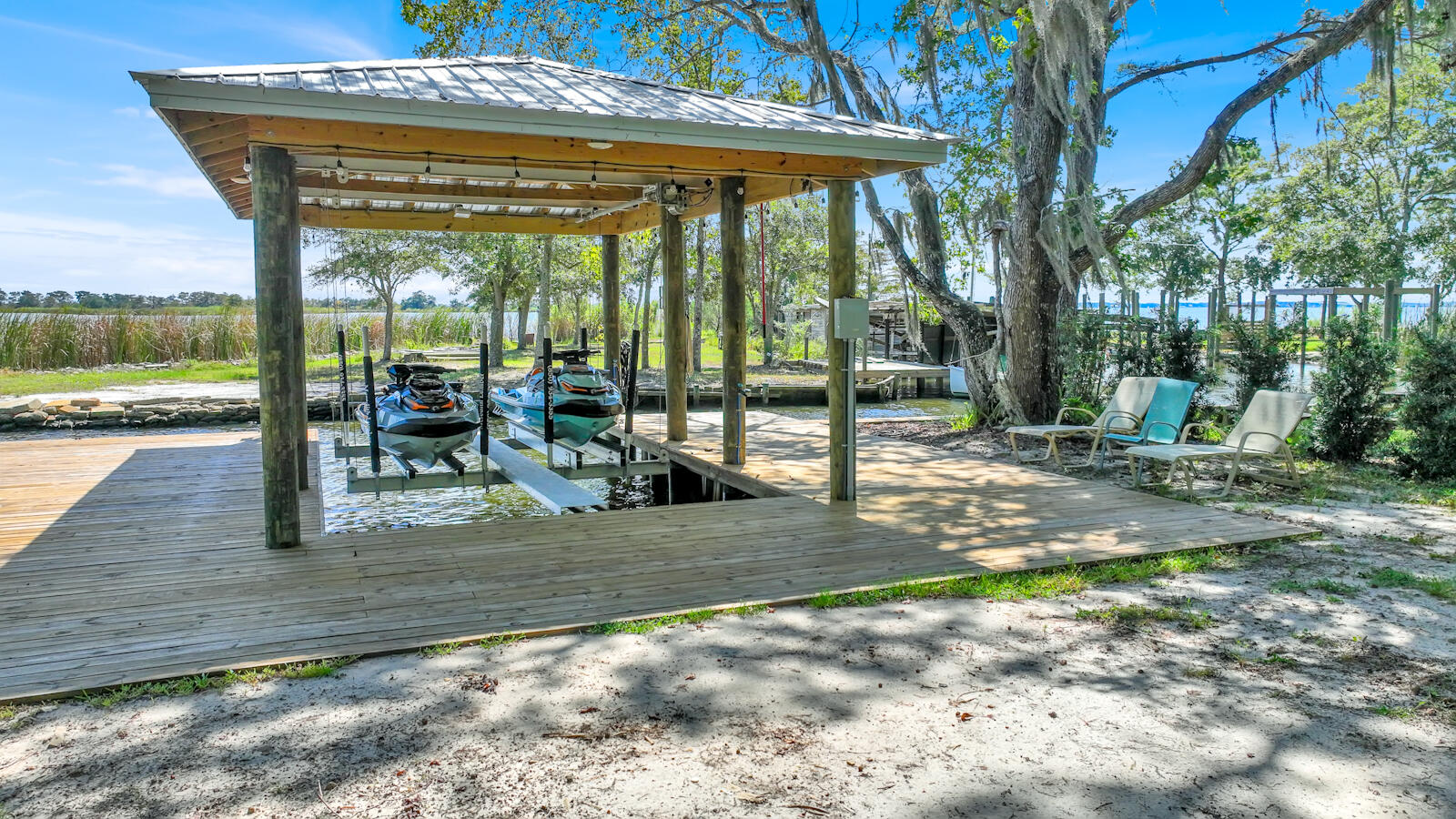 JOLLY BAY ACRES - Residential