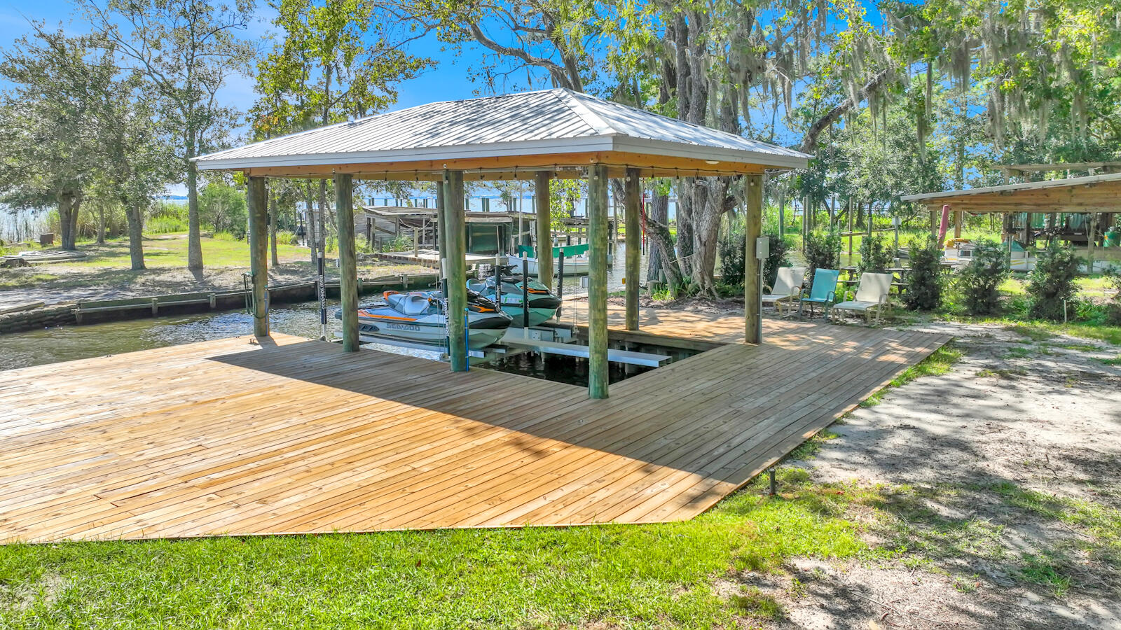 JOLLY BAY ACRES - Residential