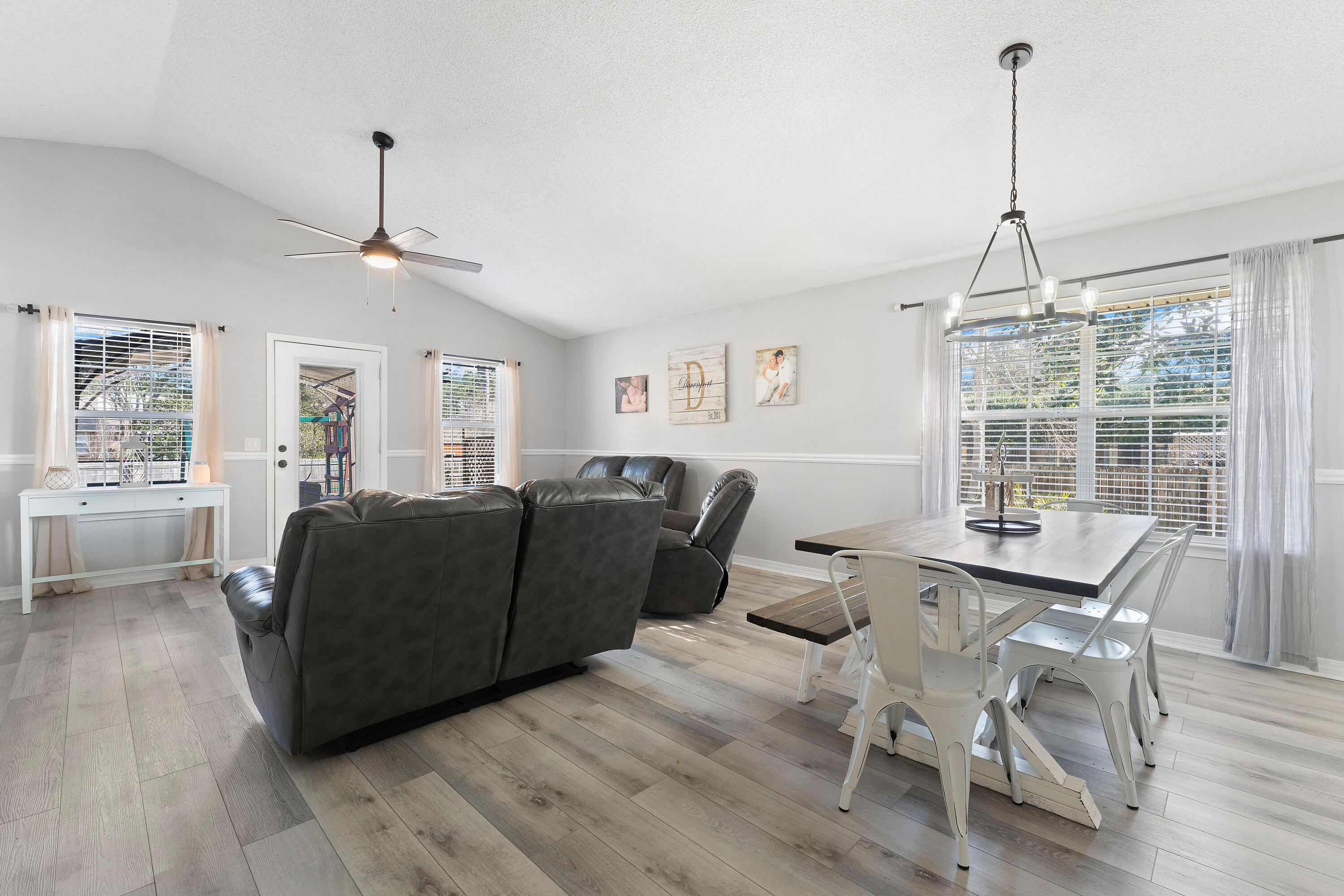 HOLLEY BY THE SEA - Residential