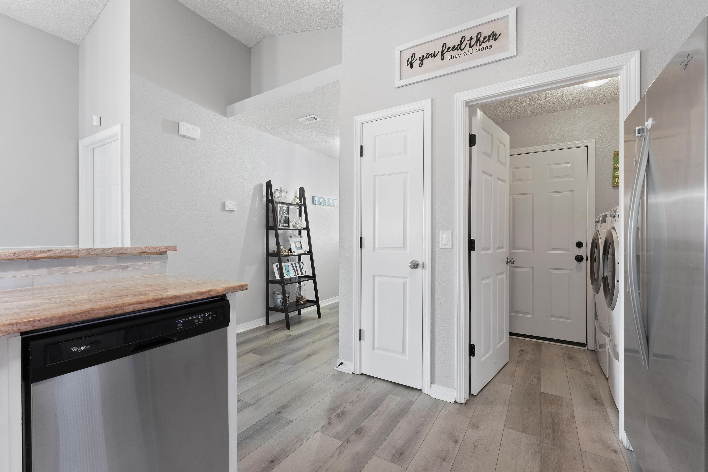 HOLLEY BY THE SEA - Residential