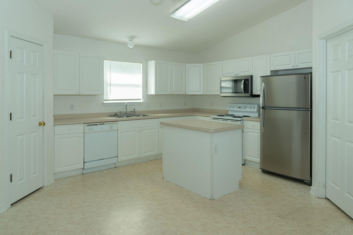 PARKER PLACE - Residential Lease