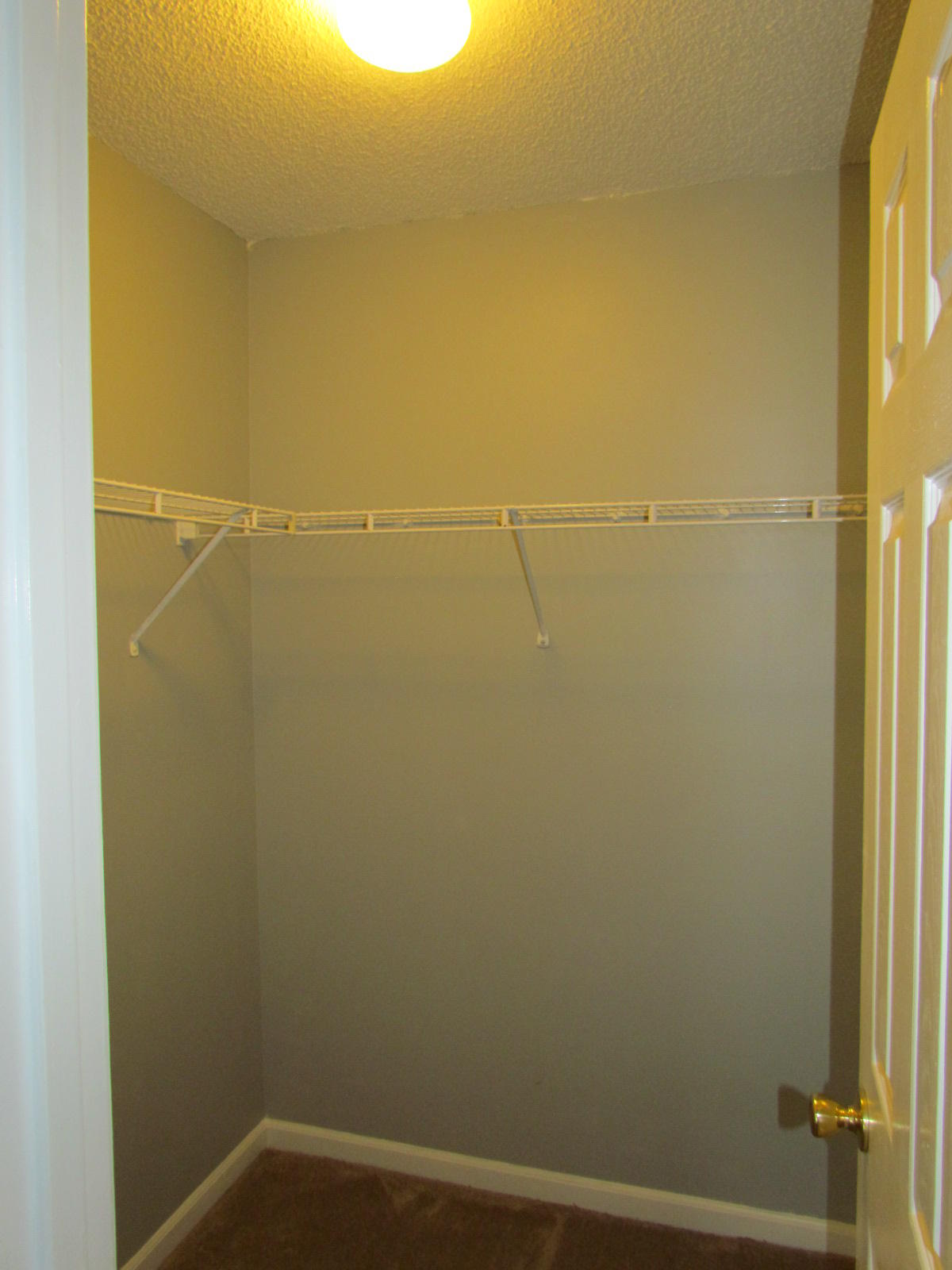 CREEKSIDE - Residential Lease