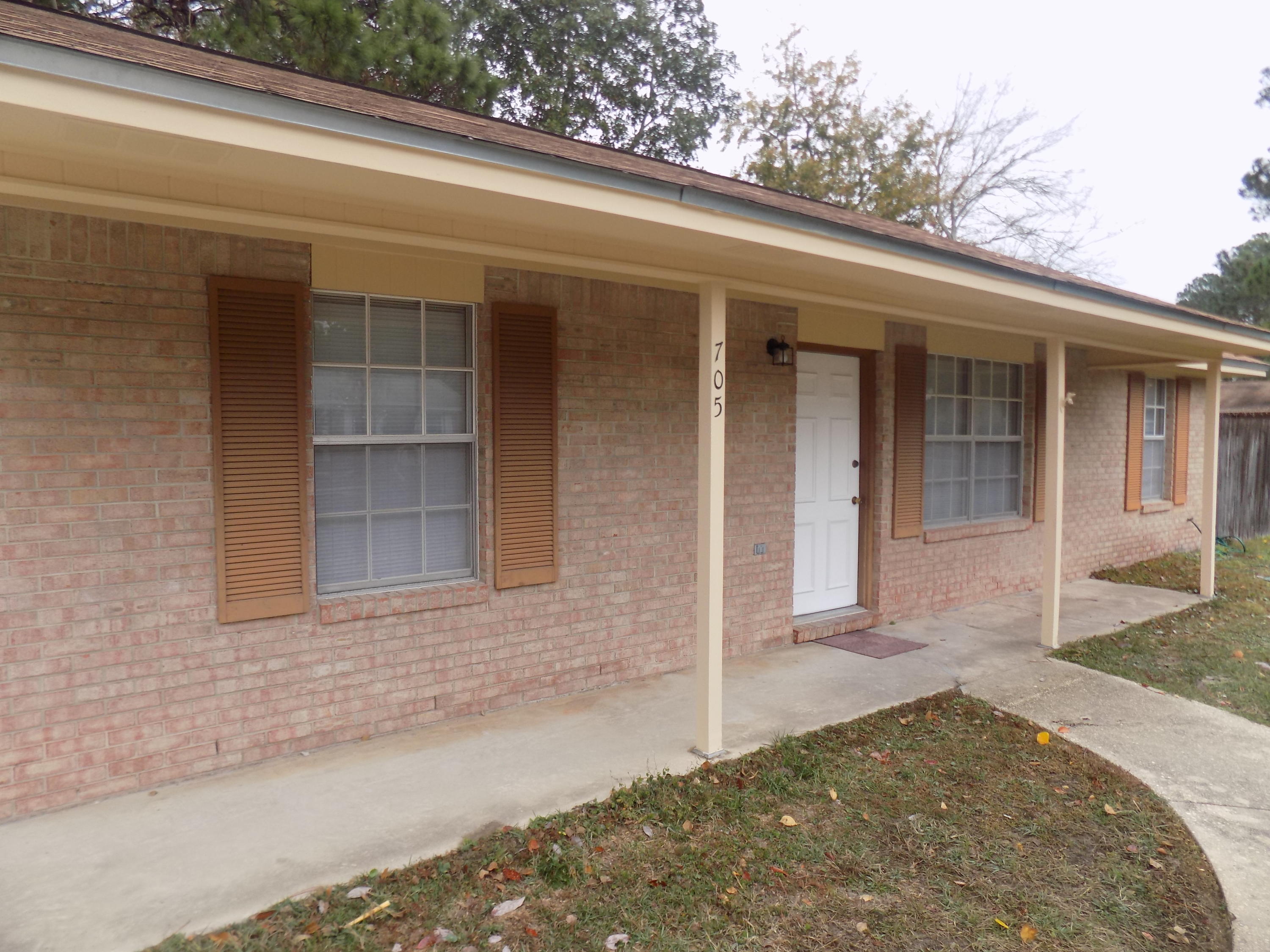 PINE MEADOWS - Residential Lease