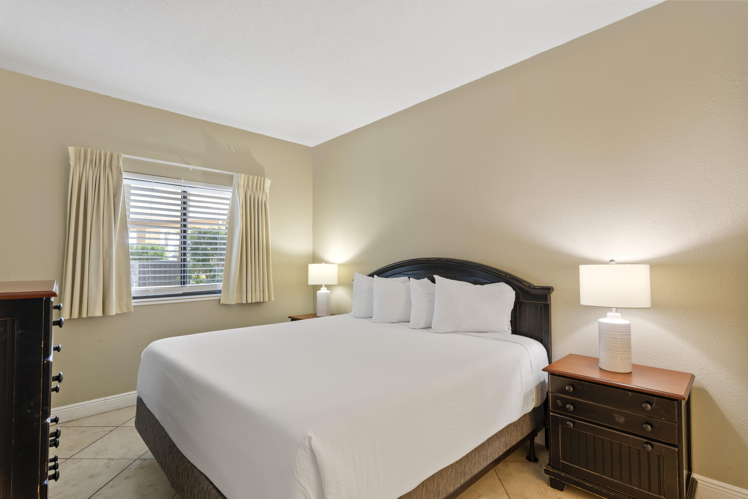 SUNDESTIN INTERNATIONAL CONDO - Residential