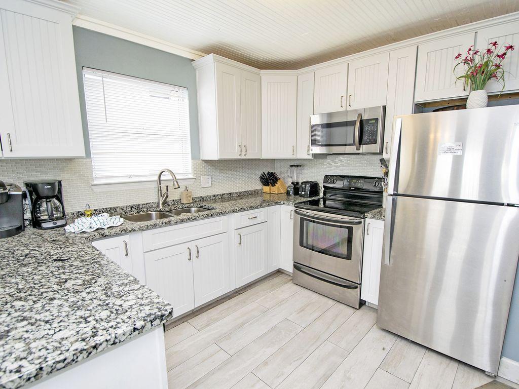 CRYSTAL PIER COURTYARD T/H - Residential