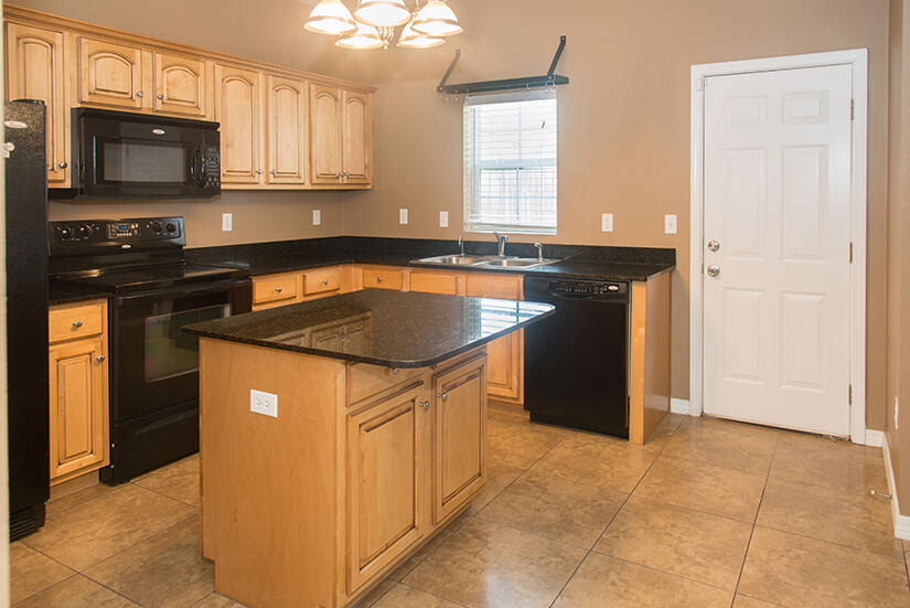 MERIDIAN SQUARE T/H - Residential