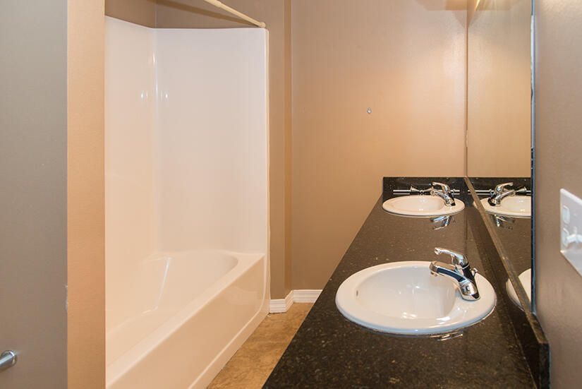 MERIDIAN SQUARE T/H - Residential