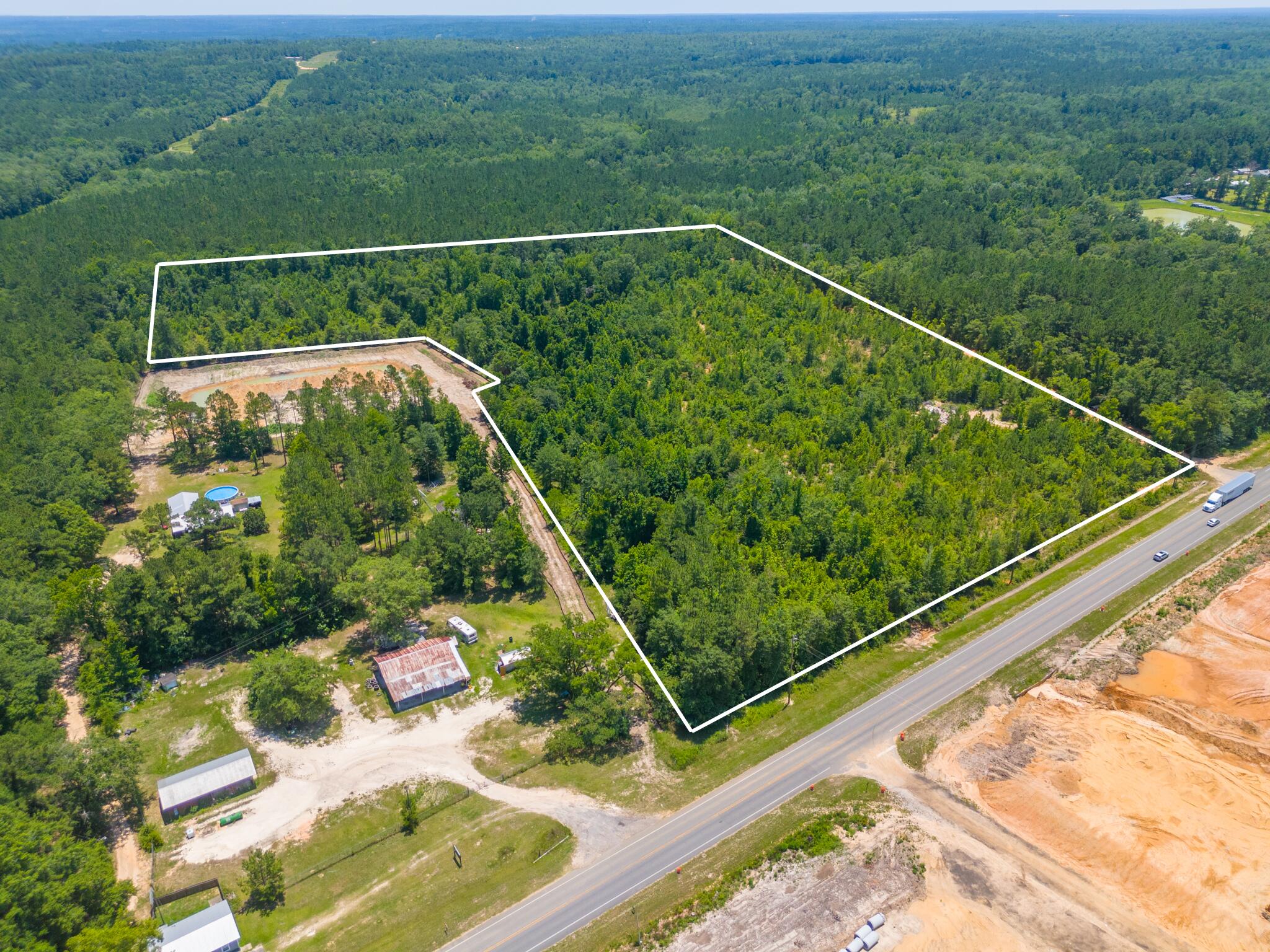 NO RECORDED SUBDIVISION - Land