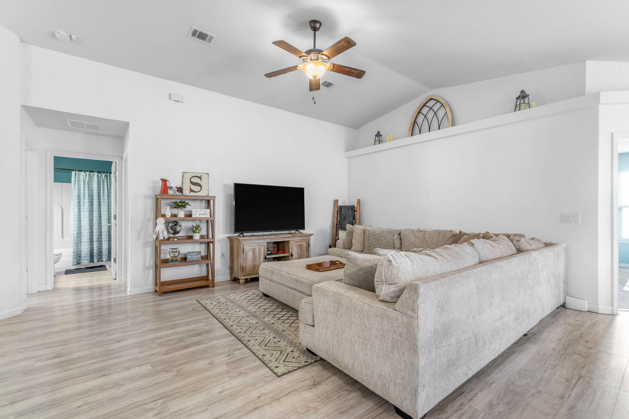 NAVARRE S/D 2ND ADDN - Residential