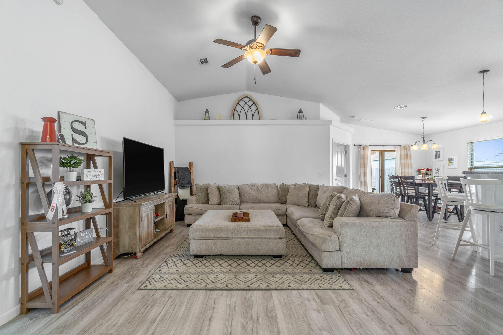 NAVARRE S/D 2ND ADDN - Residential