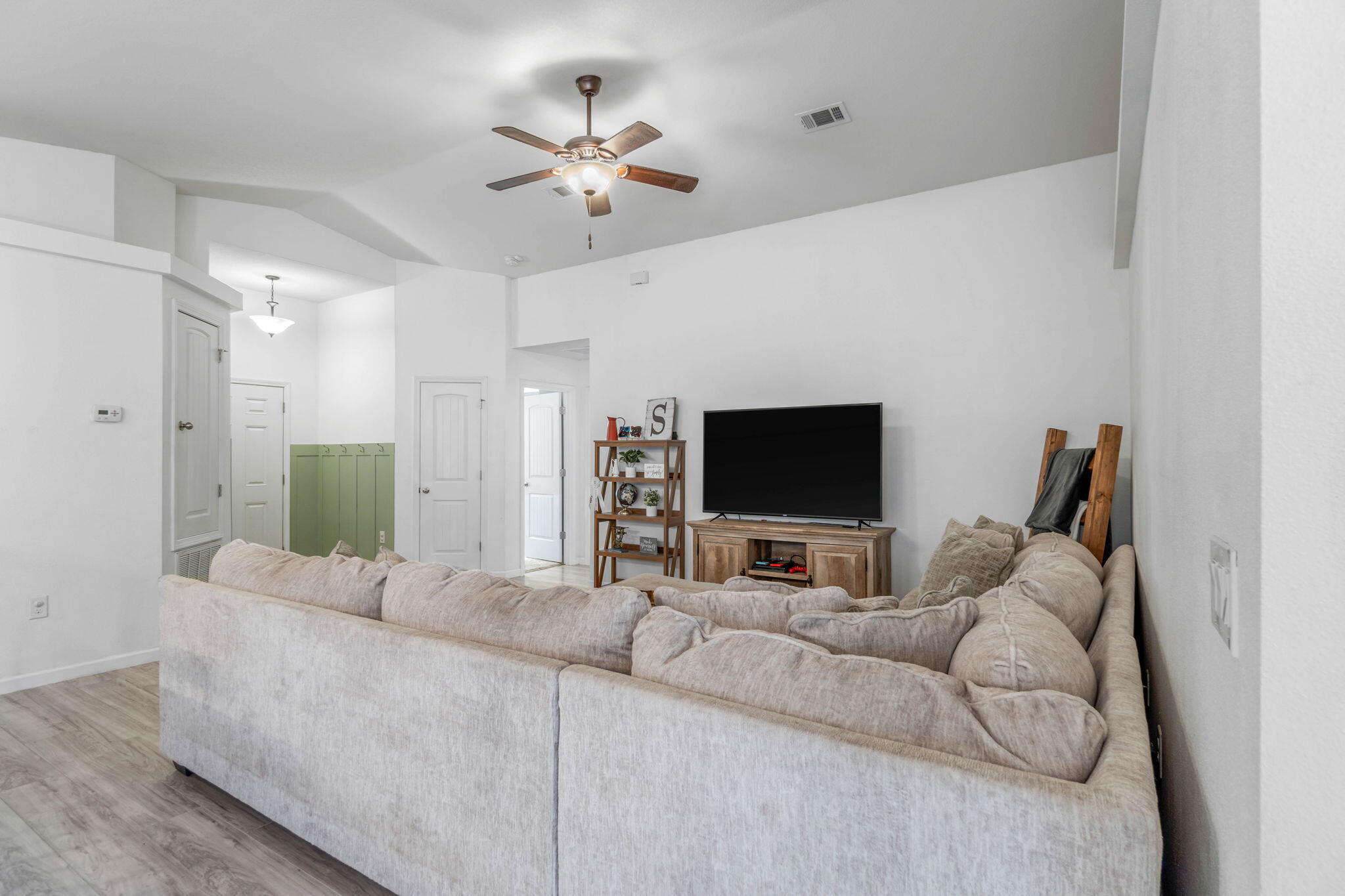 NAVARRE S/D 2ND ADDN - Residential