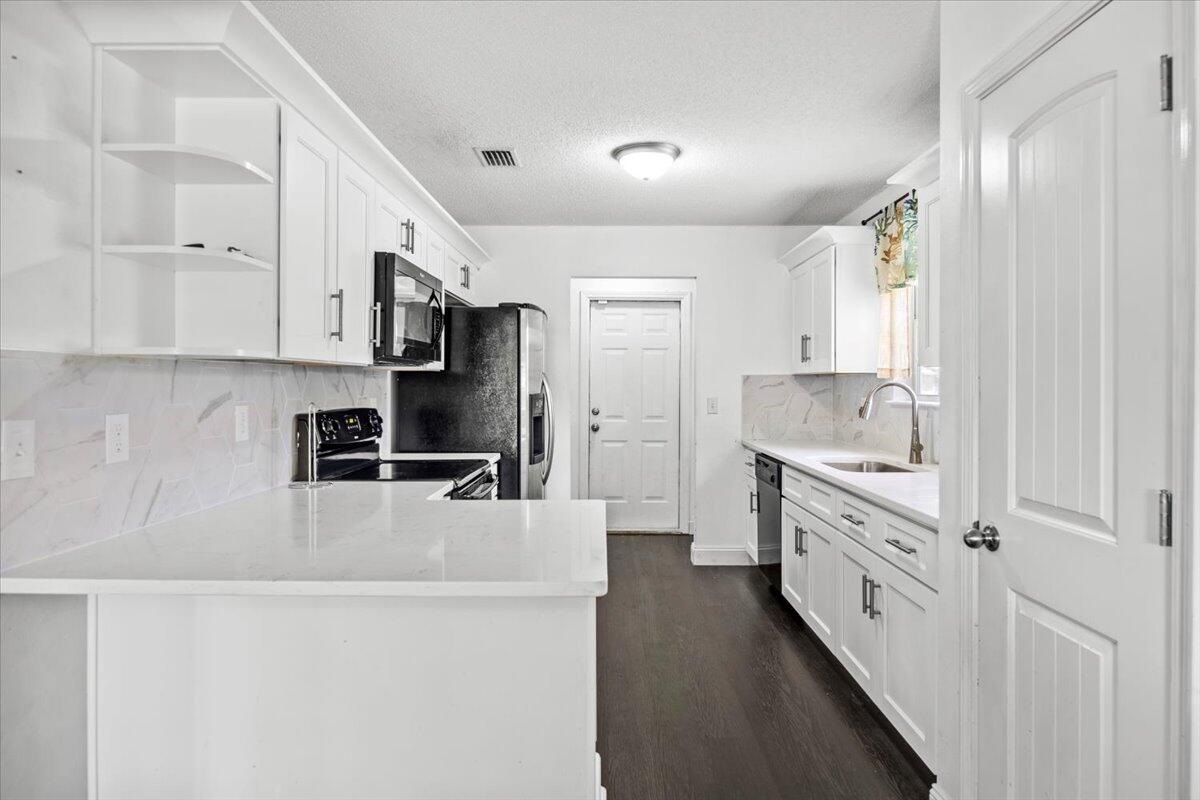 NAVARRE S/D 2ND ADDN - Residential