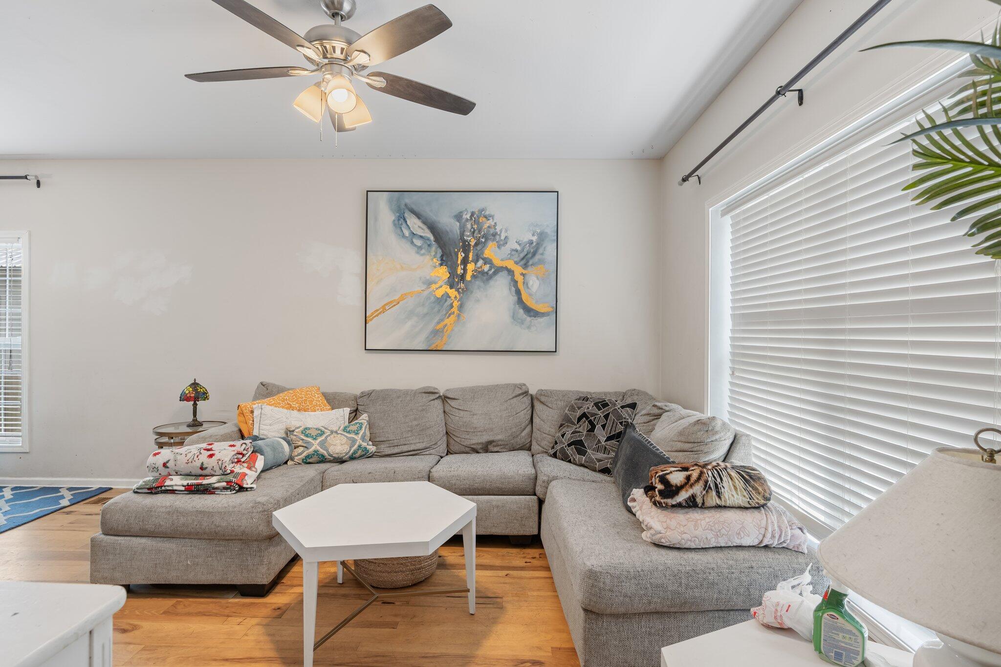 MAGNOLIA BEACH - Residential
